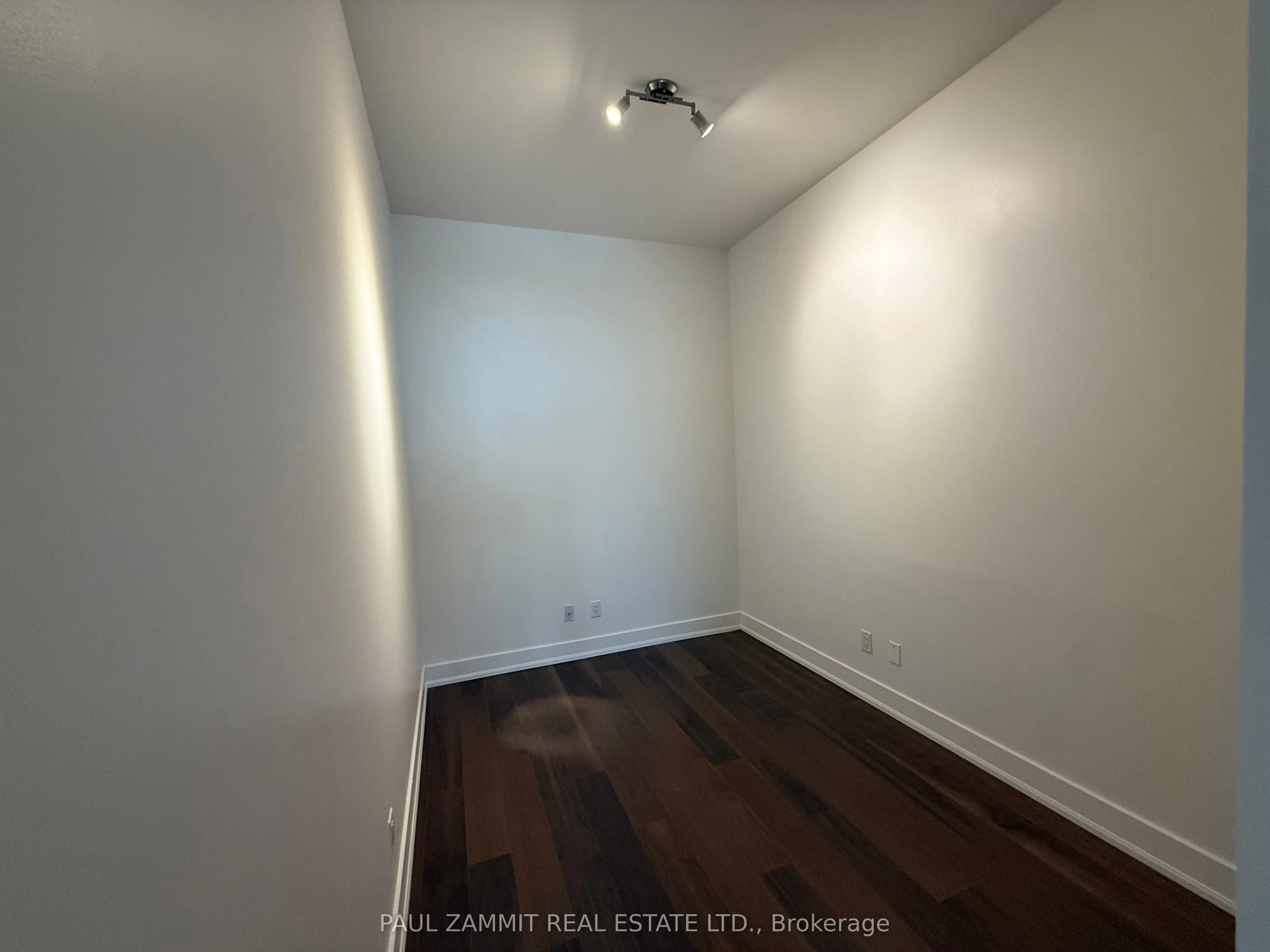 562 Eglinton Avenue E, #402