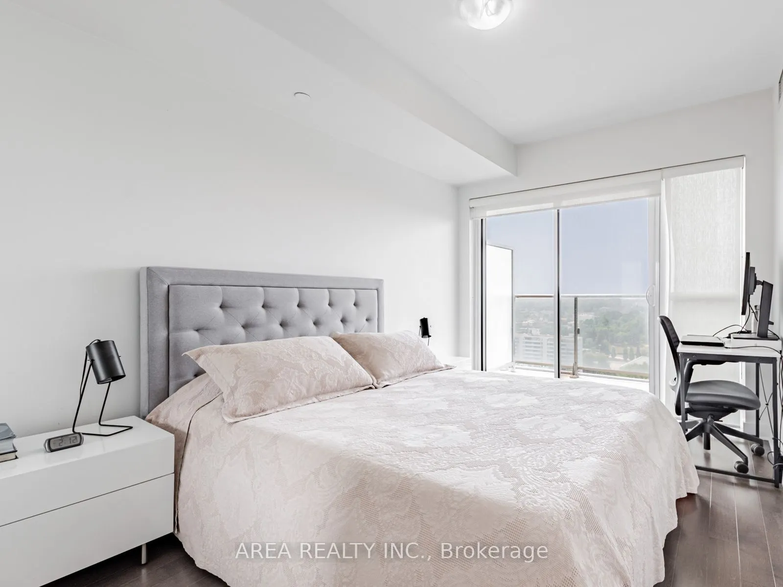 58 Orchard View Boulevard, #2001