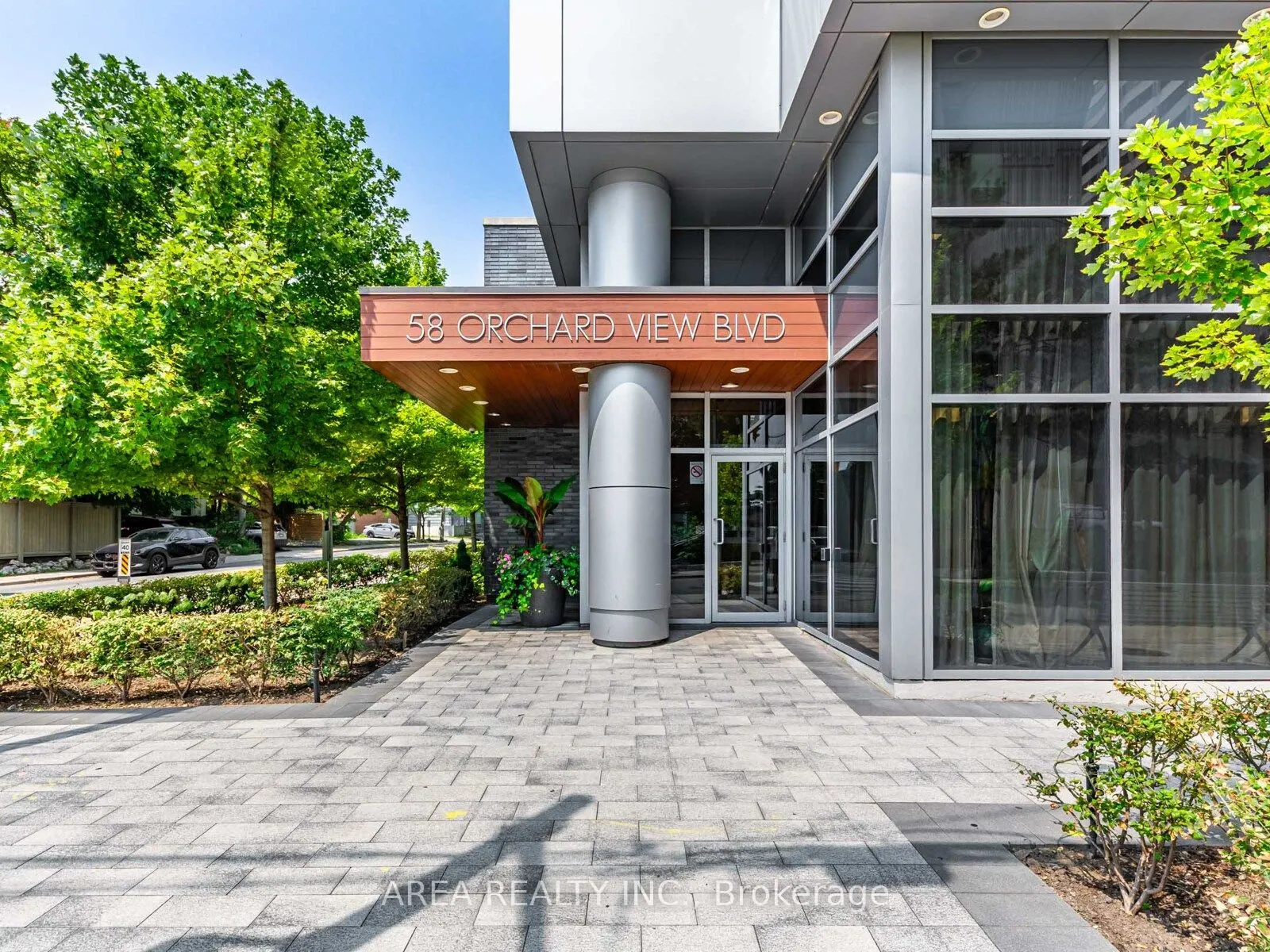 58 Orchard View Boulevard, #2001