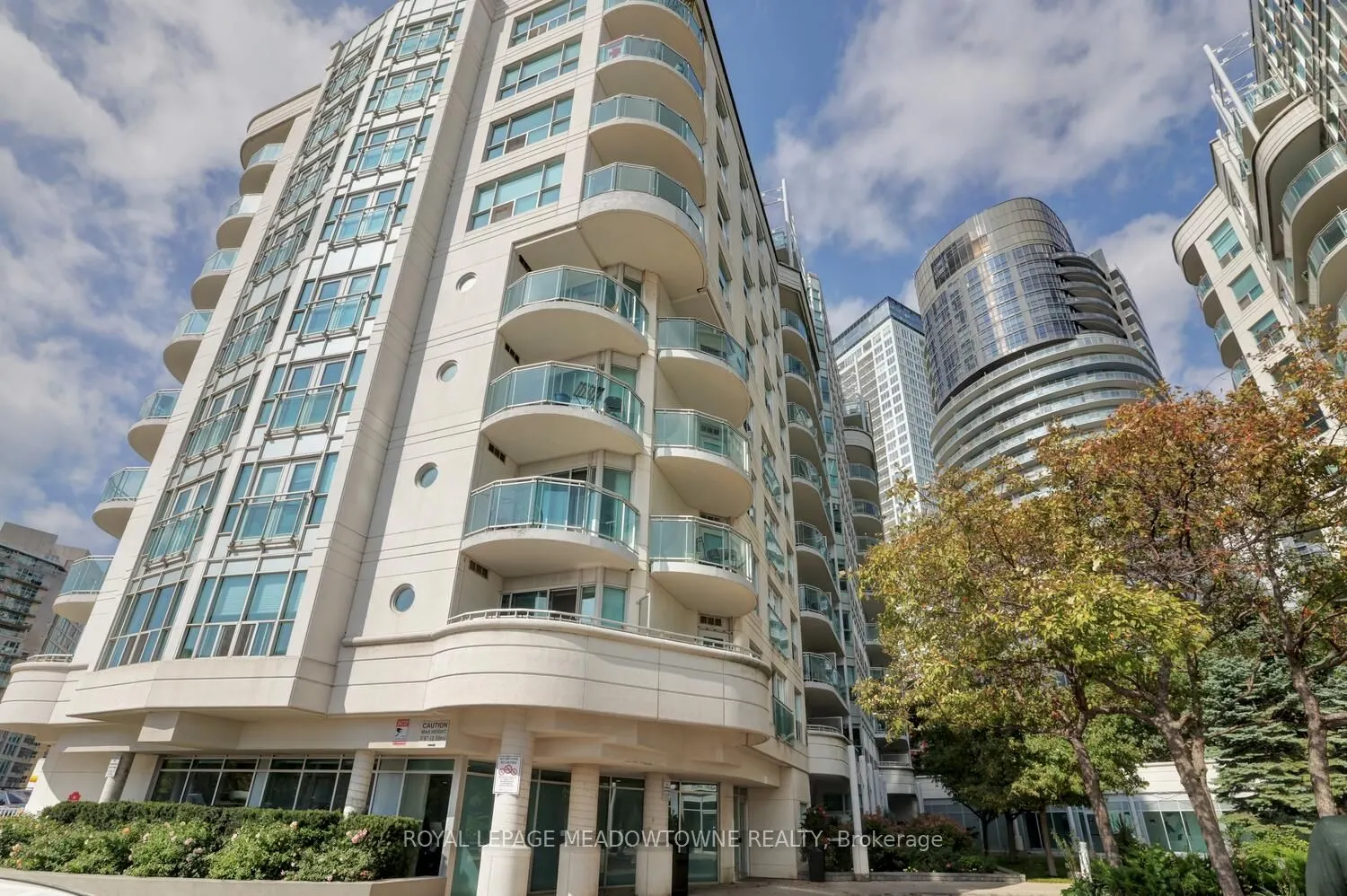 600 Queens Quay, #633