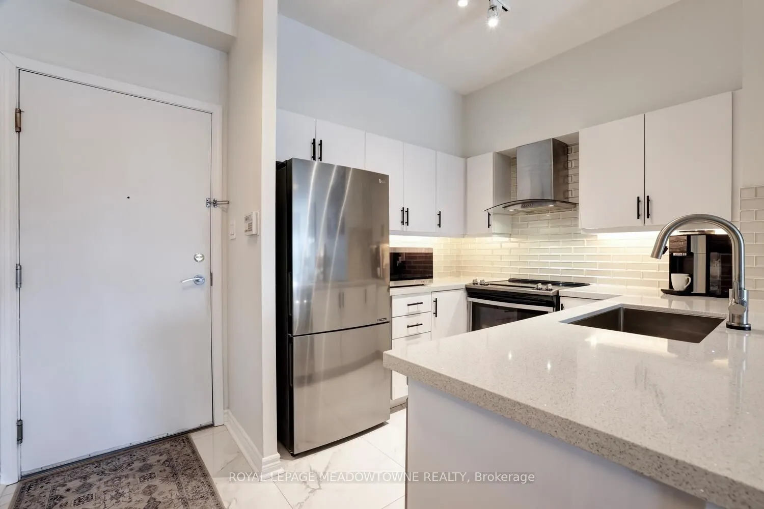 600 Queens Quay, #633