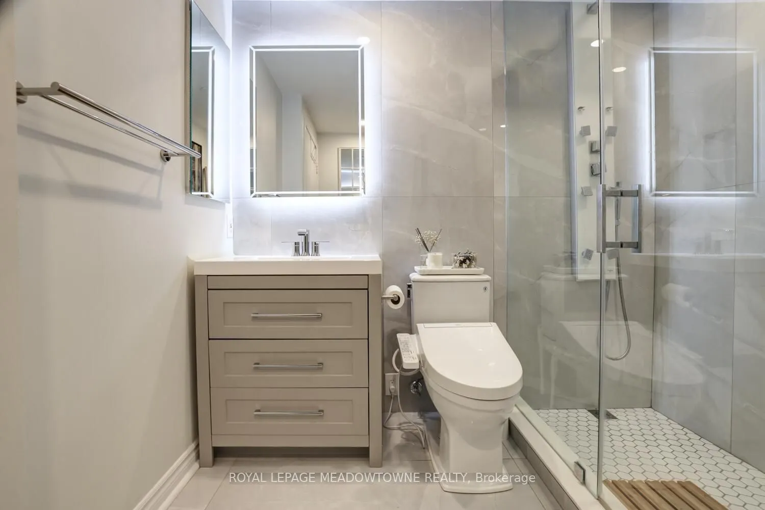 600 Queens Quay, #633