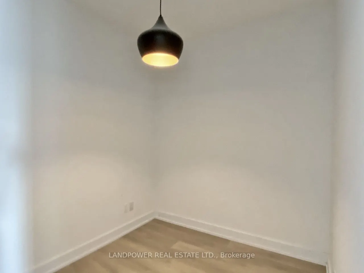 128 Fairview Mall Drive, #901