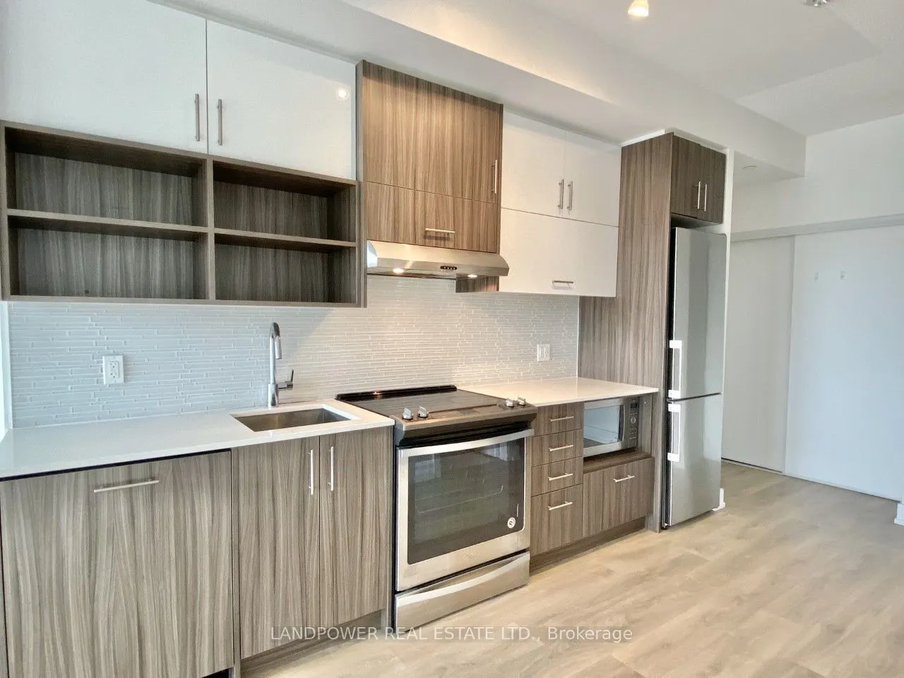 128 Fairview Mall Drive, #901