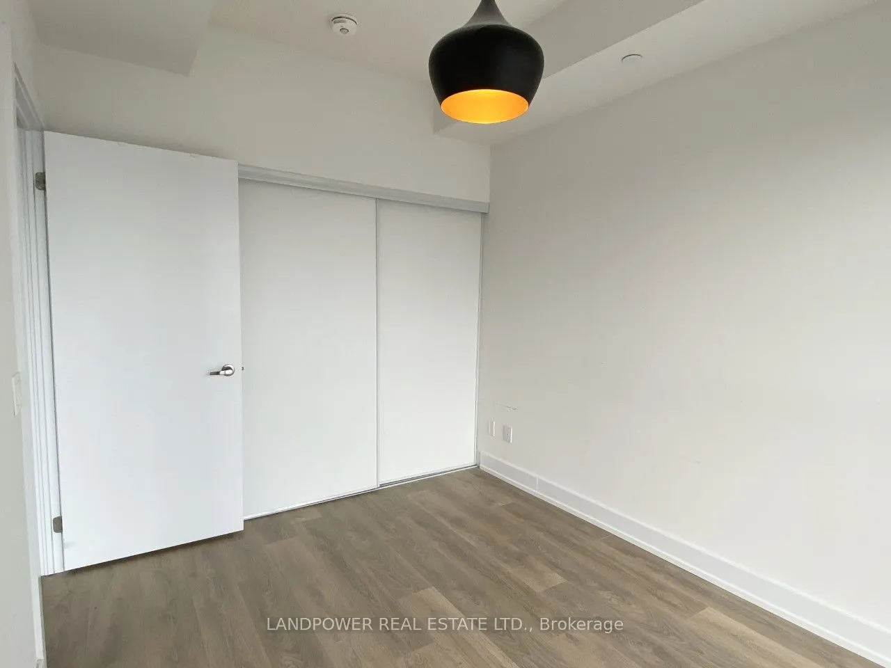 128 Fairview Mall Drive, #901