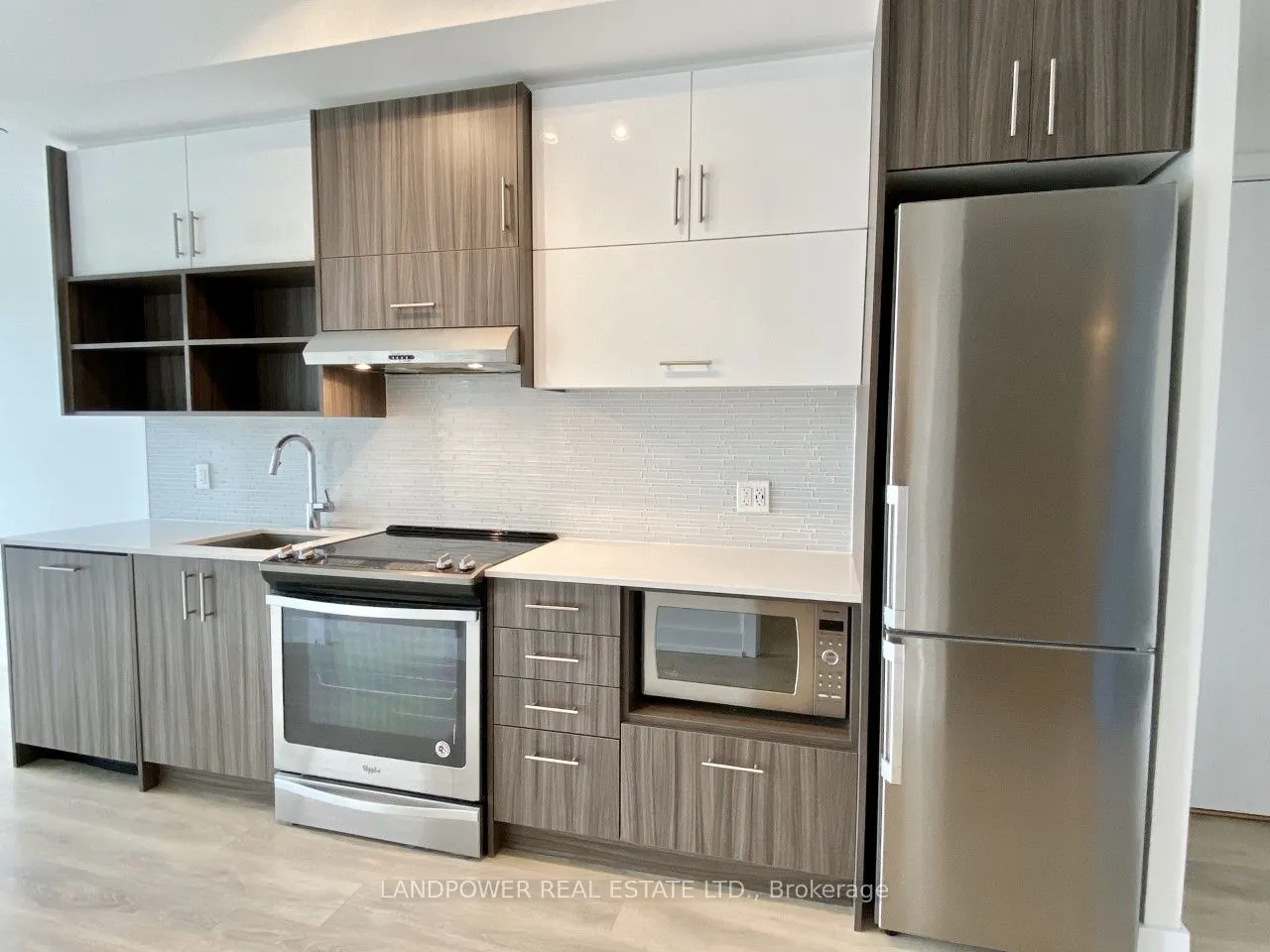 128 Fairview Mall Drive, #901