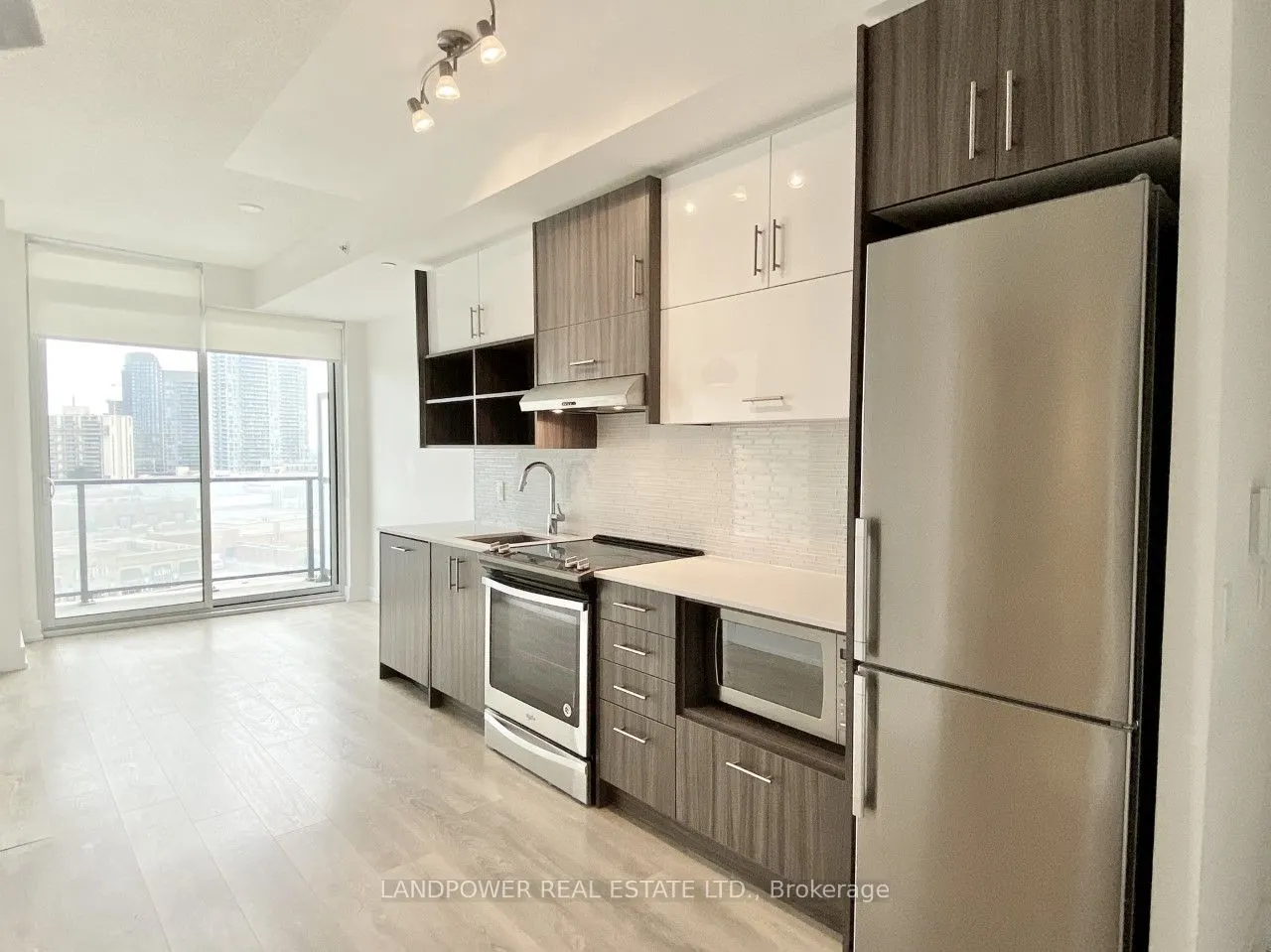 128 Fairview Mall Drive, #901