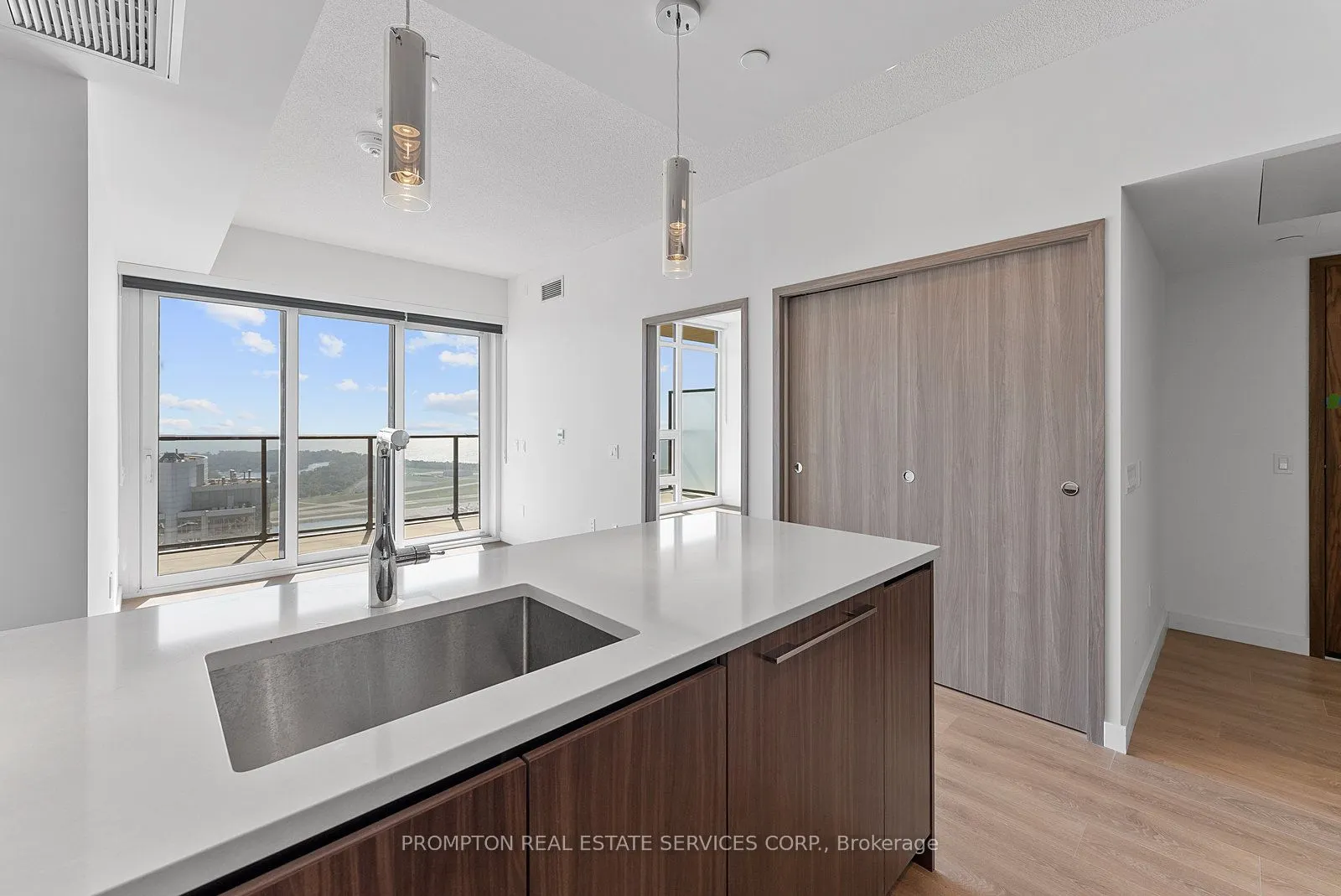 3 Concord Cityplace Way, #5910