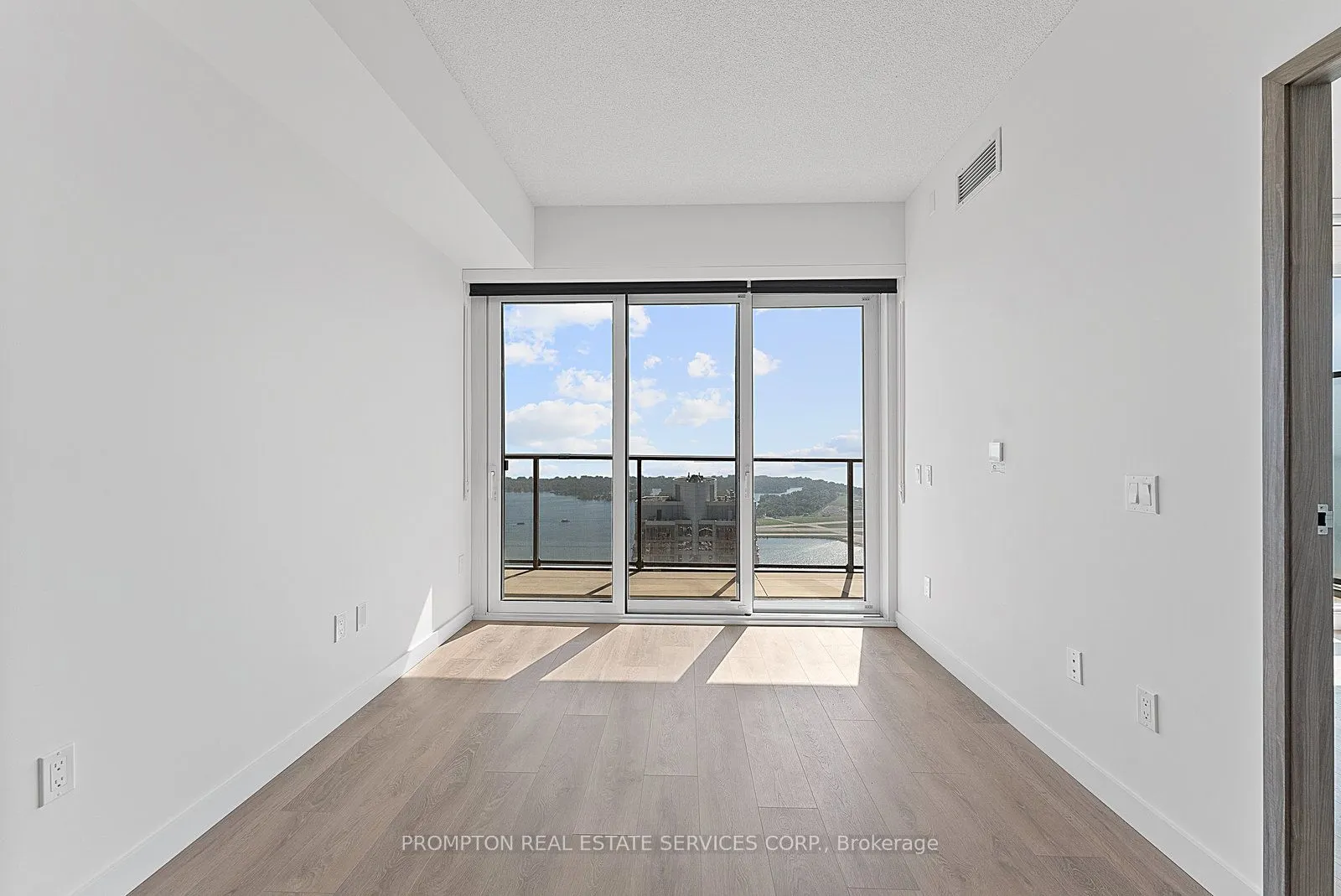3 Concord Cityplace Way, #5910