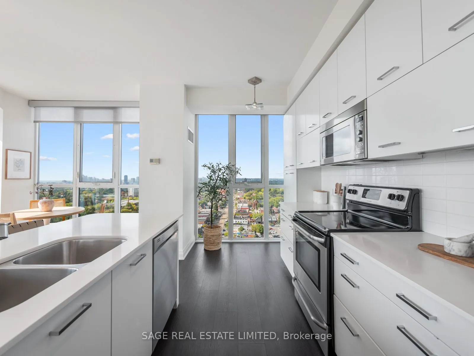 530 St Clair Avenue W, #1708