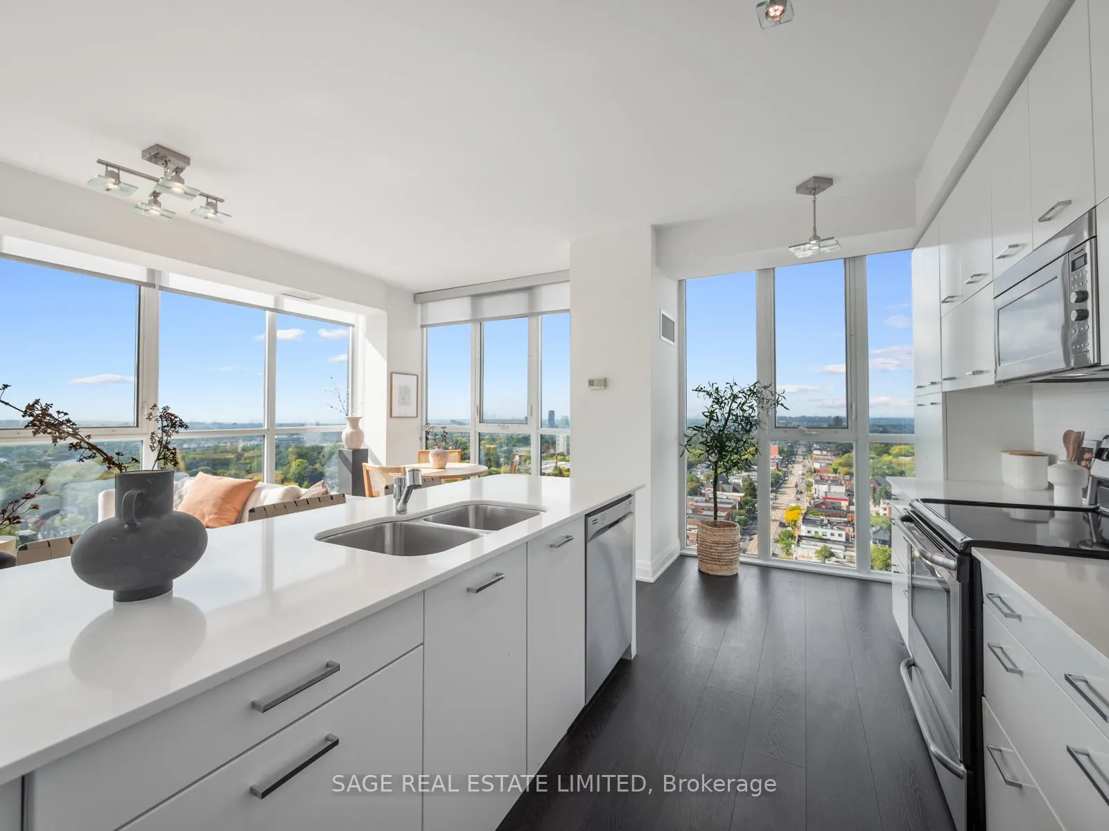 530 St Clair Avenue W, #1708