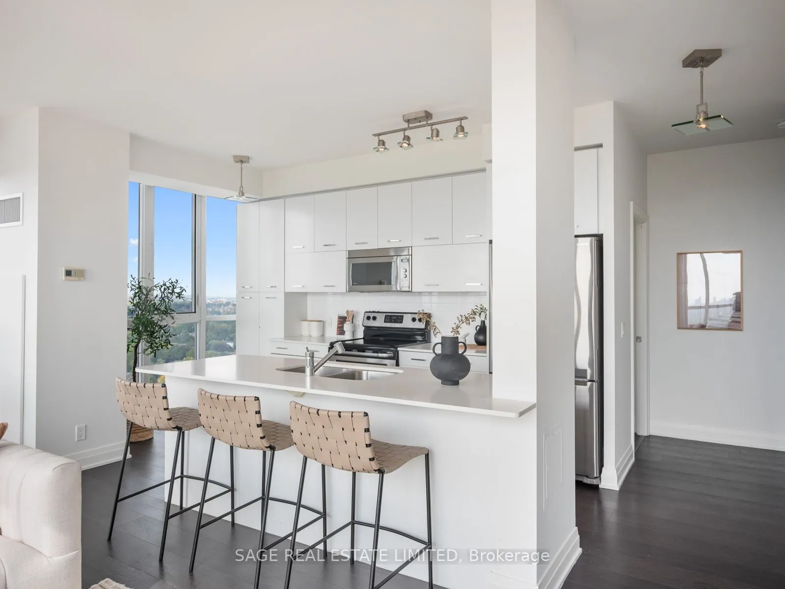 530 St Clair Avenue W, #1708