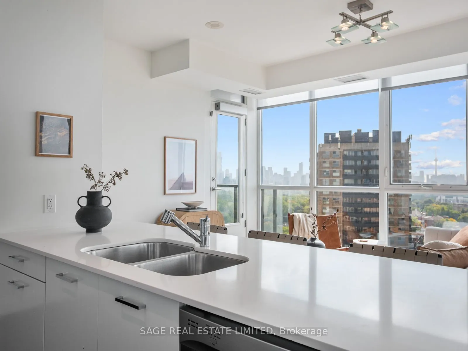 530 St Clair Avenue W, #1708