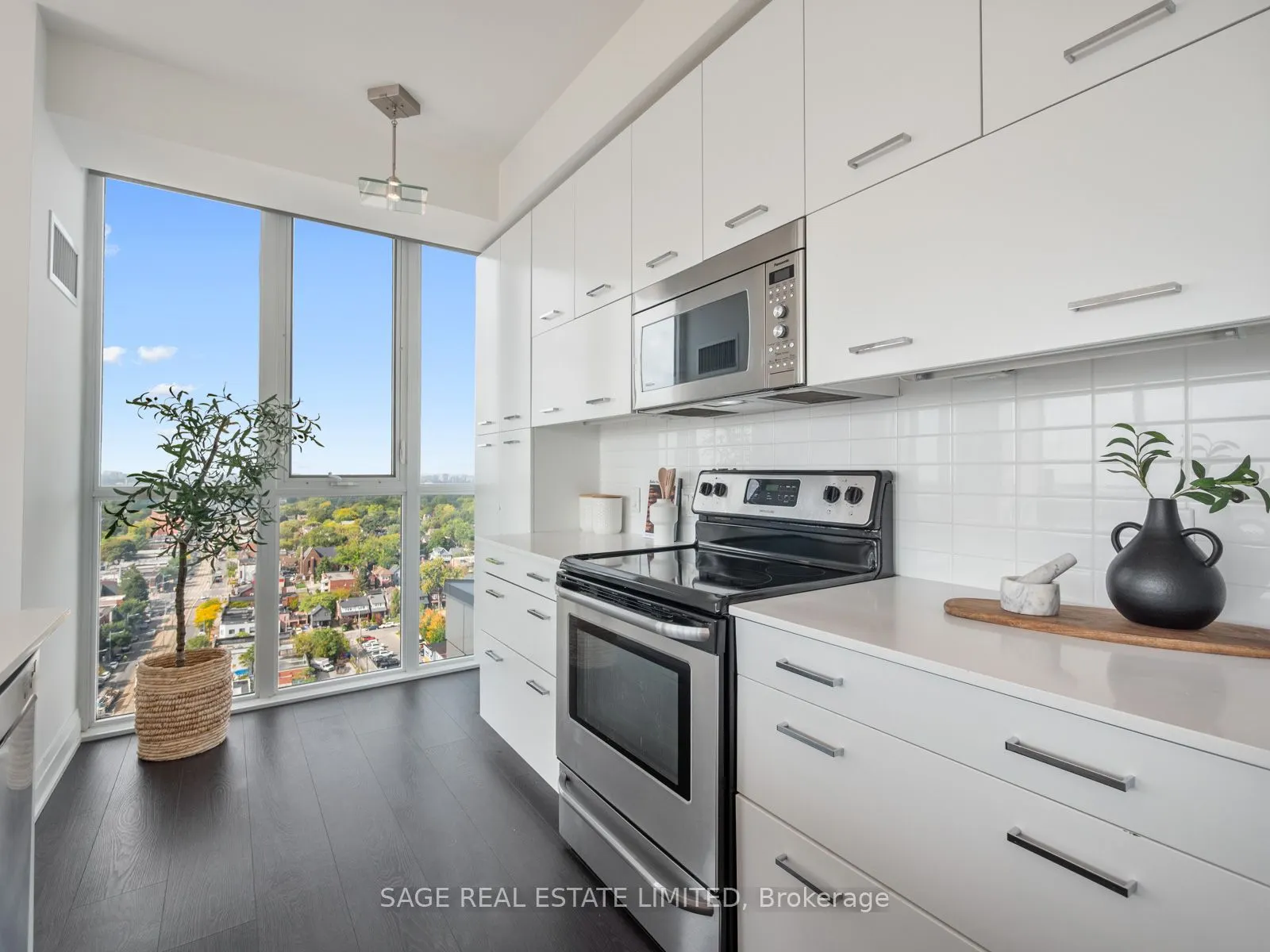 530 St Clair Avenue W, #1708