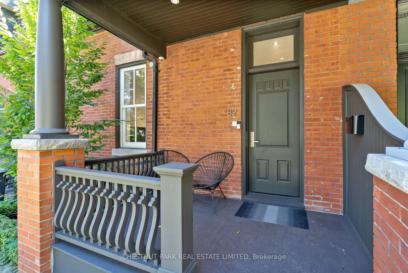 82 Robert Street