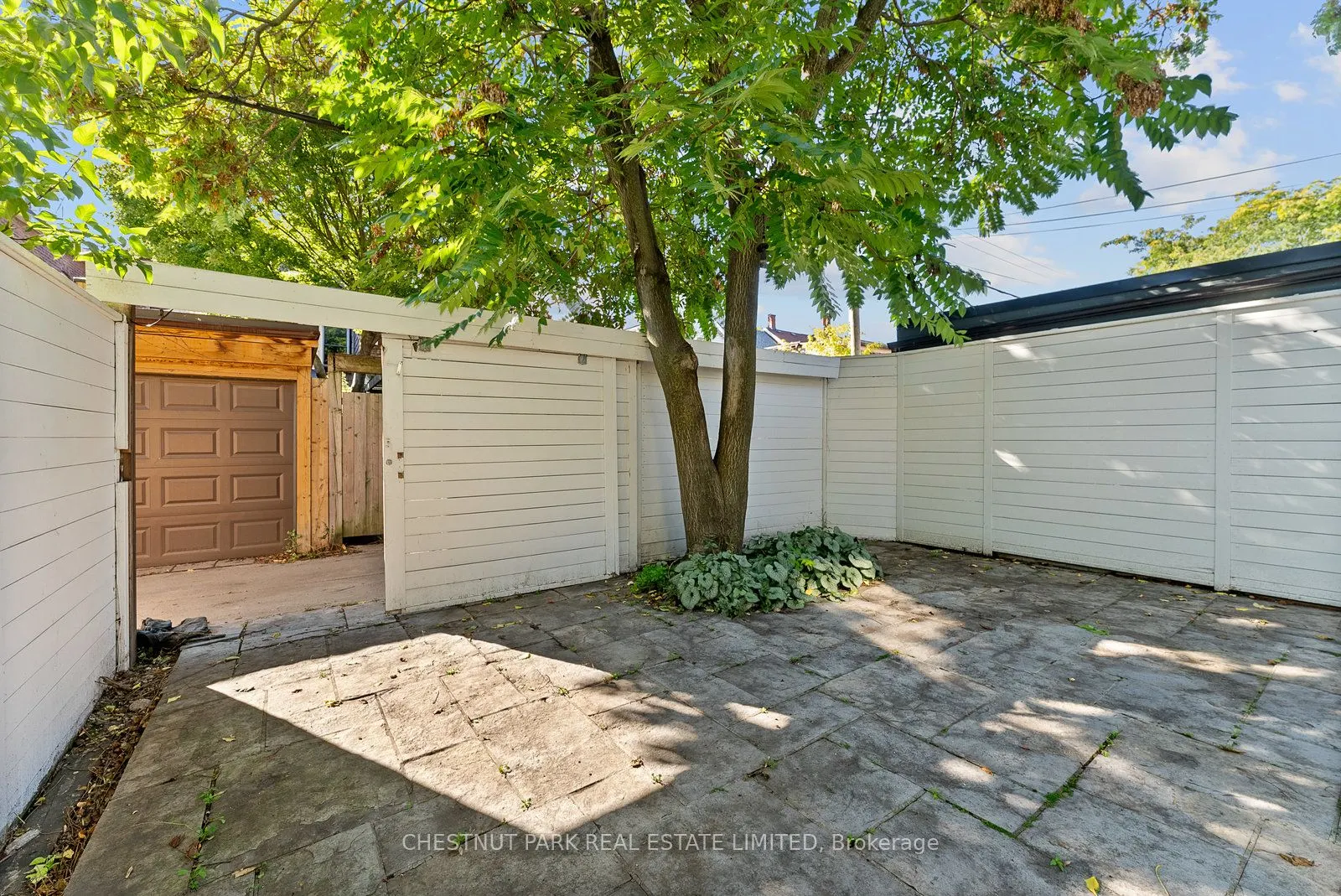82 Robert Street