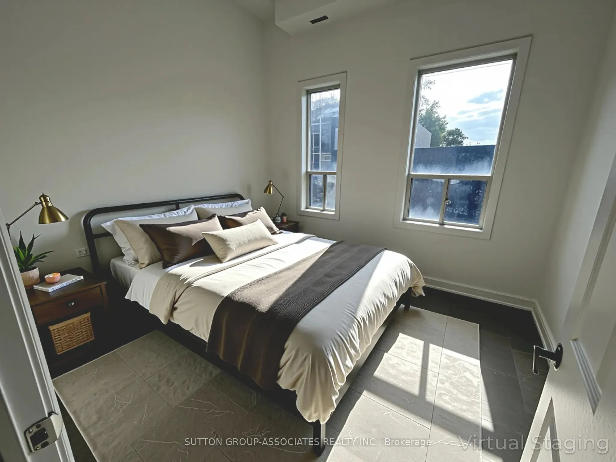 792 College Street, #3rd