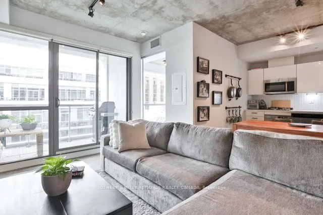 39 Brant Street, #915