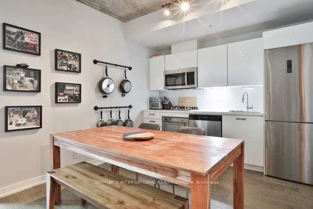39 Brant Street, #915
