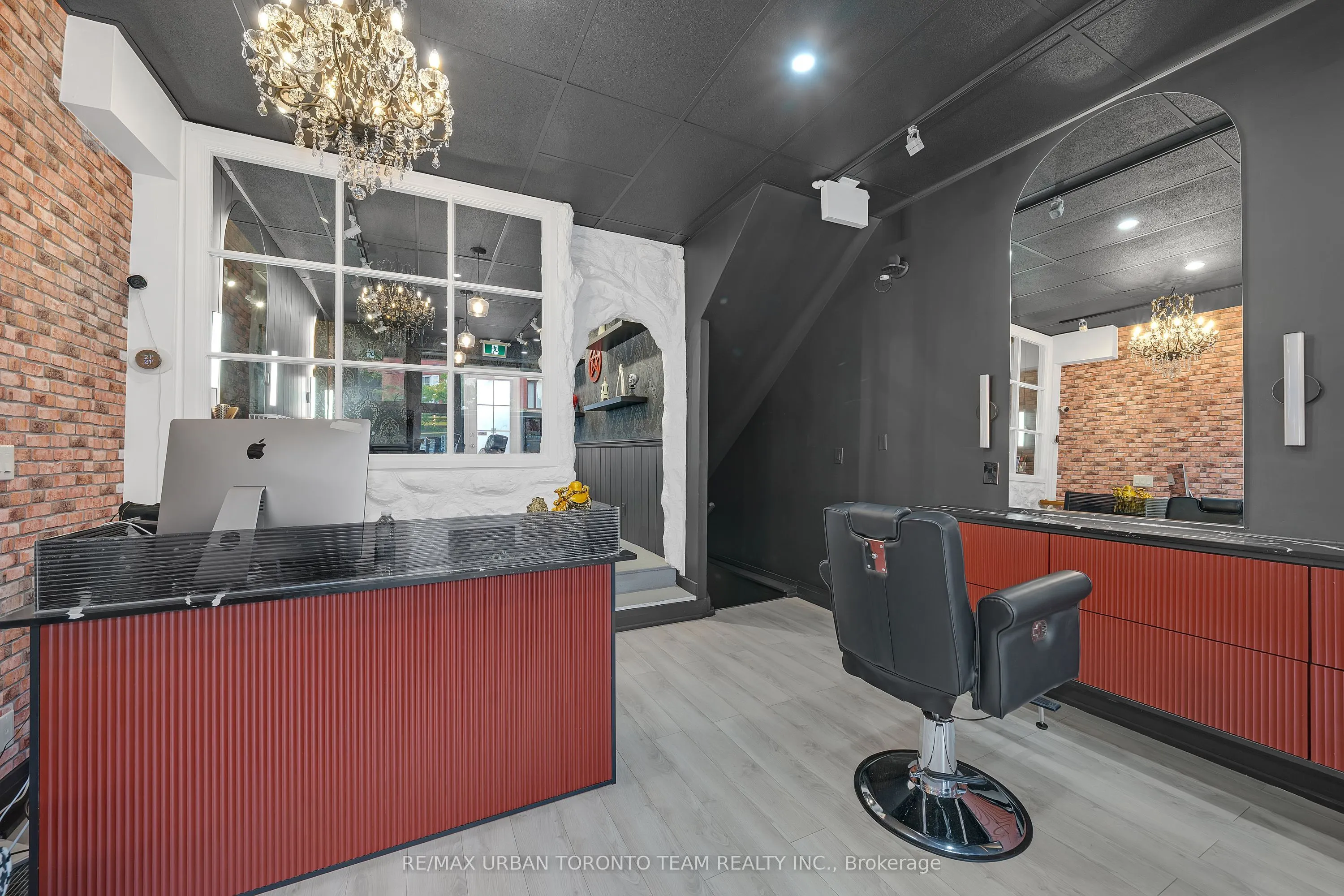 398 King Street E