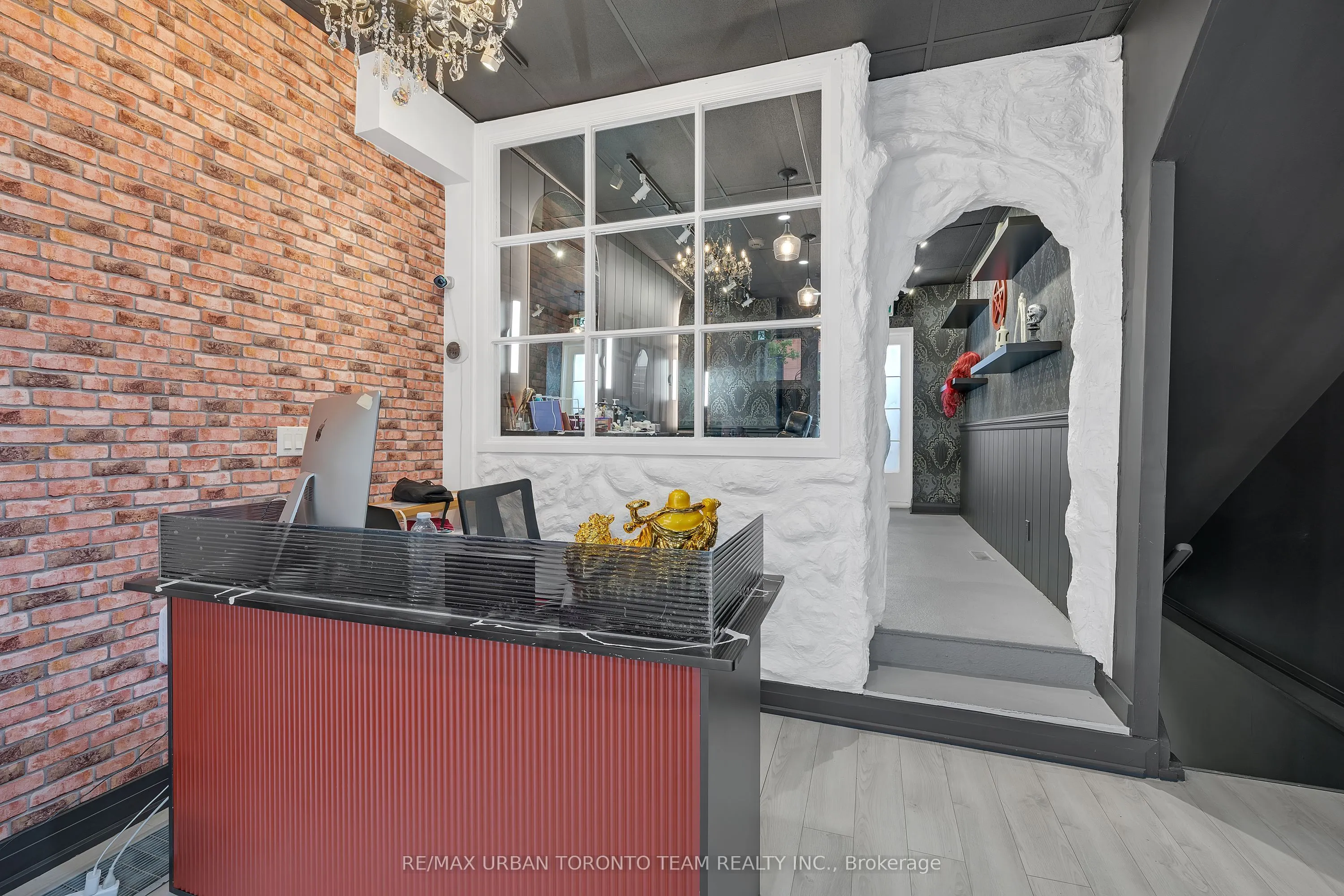 398 King Street E