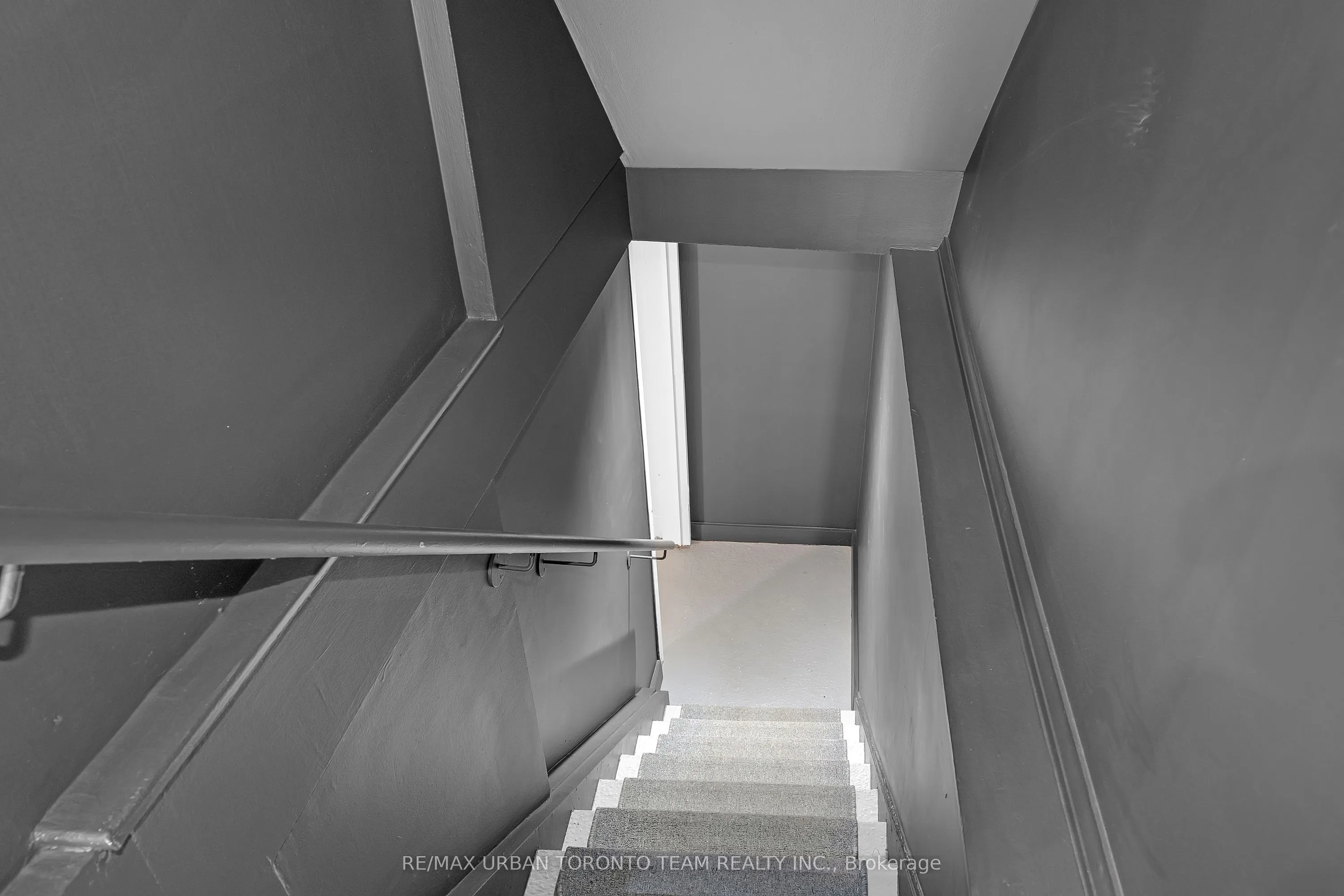 398 King Street E