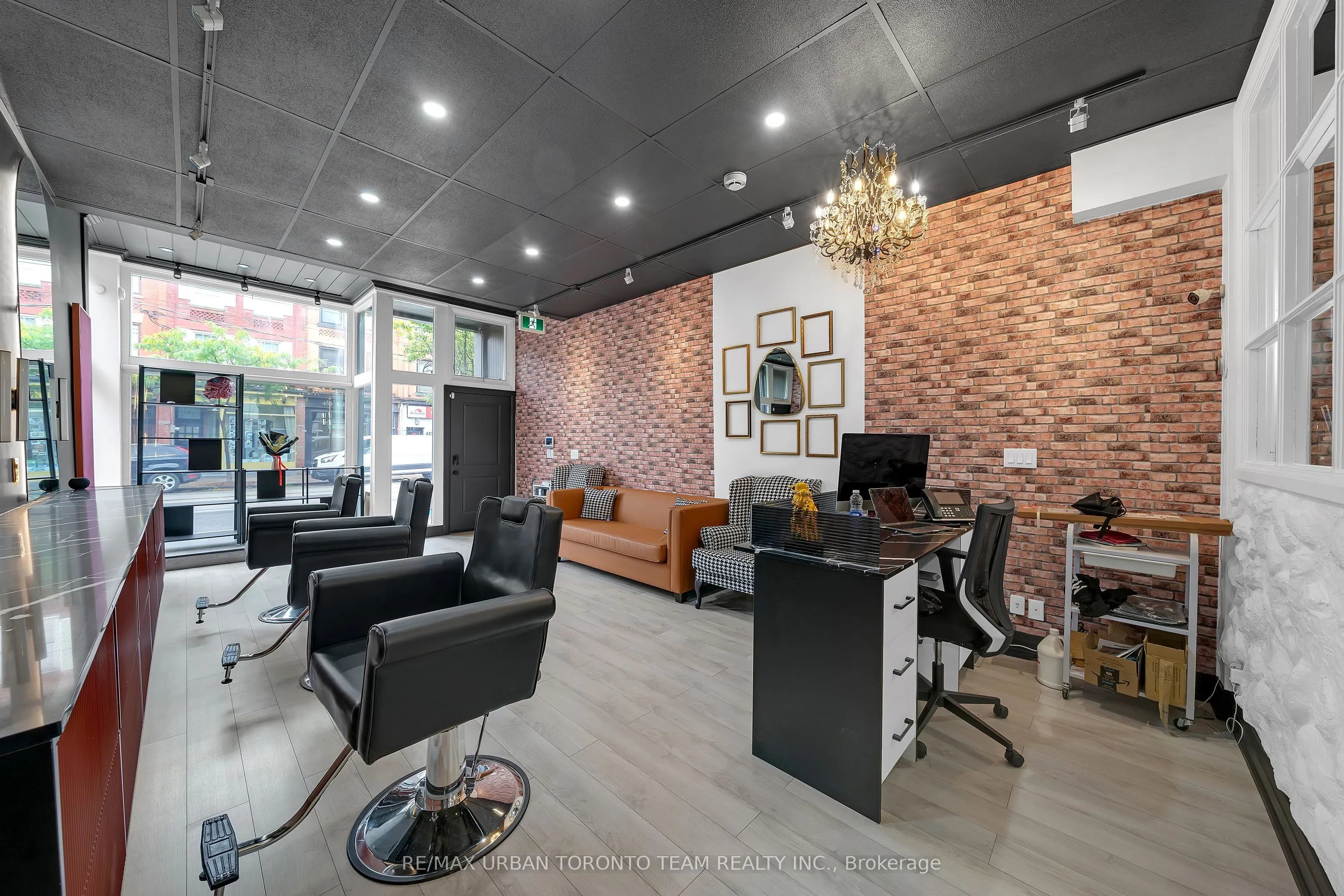 398 King Street E