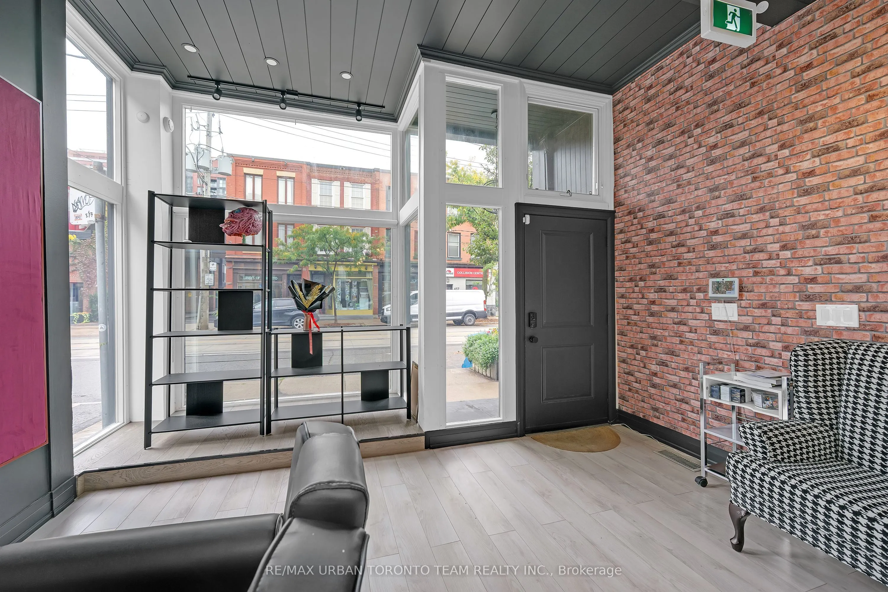 398 King Street E