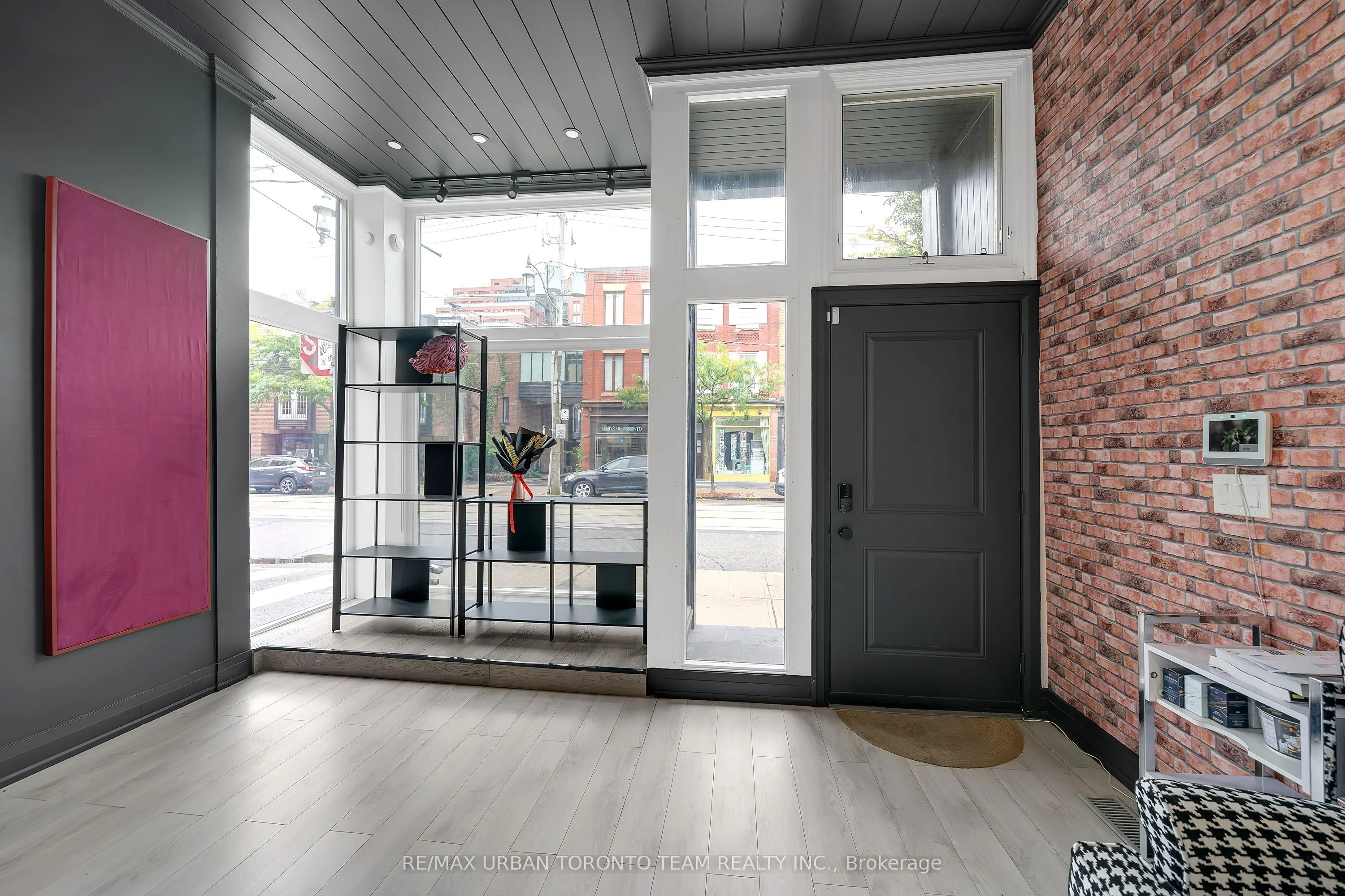 398 King Street E