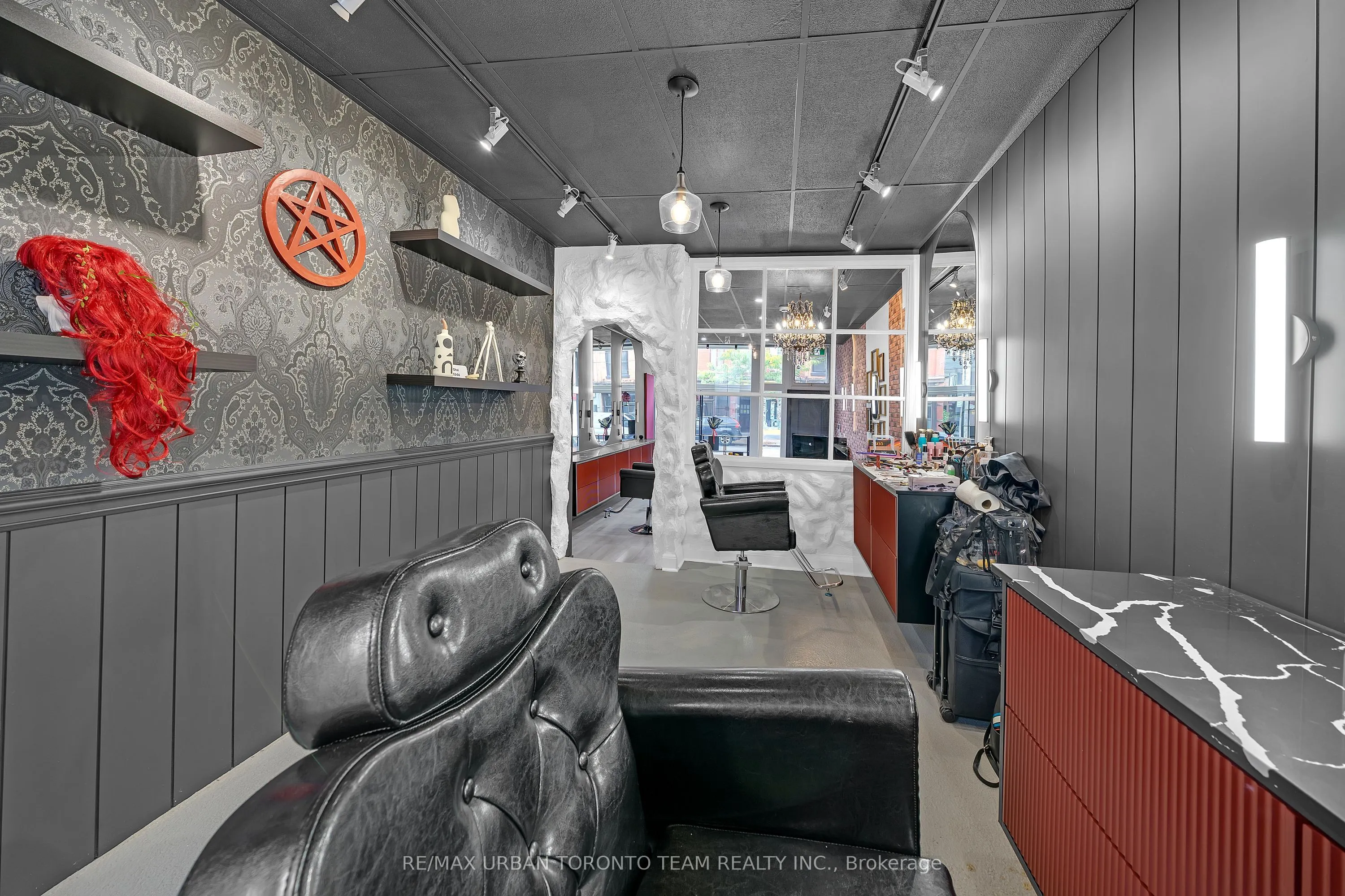 398 King Street E