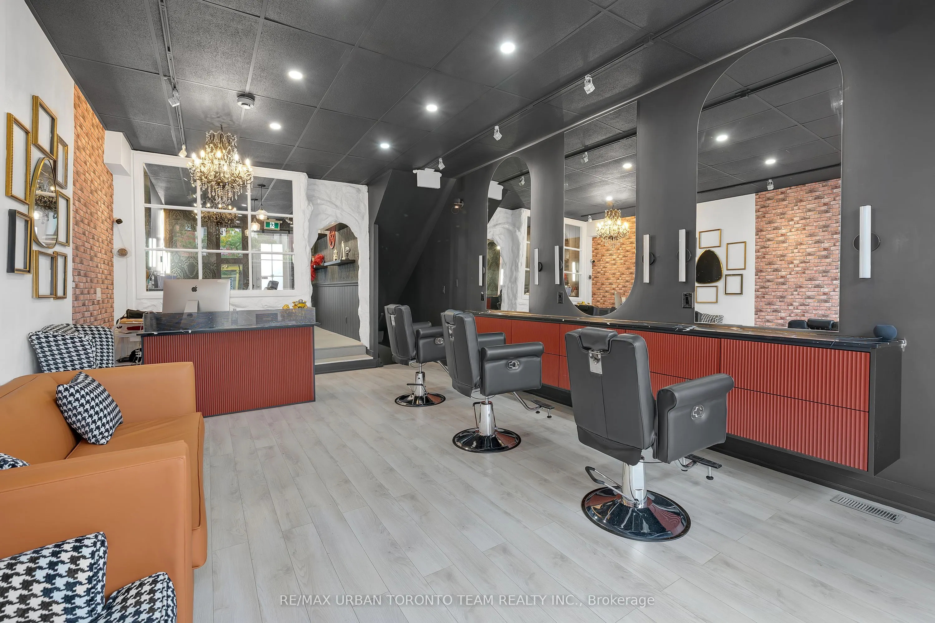 398 King Street E