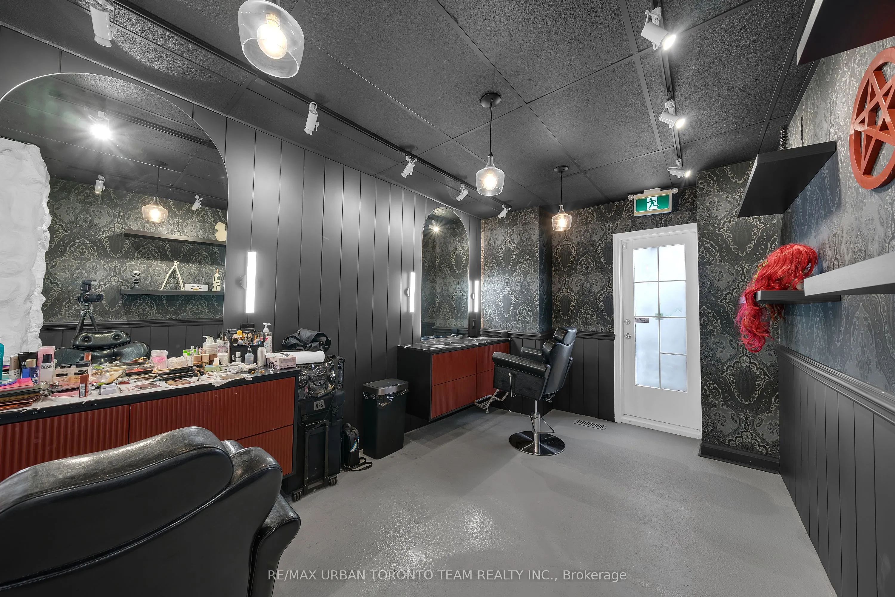 398 King Street E