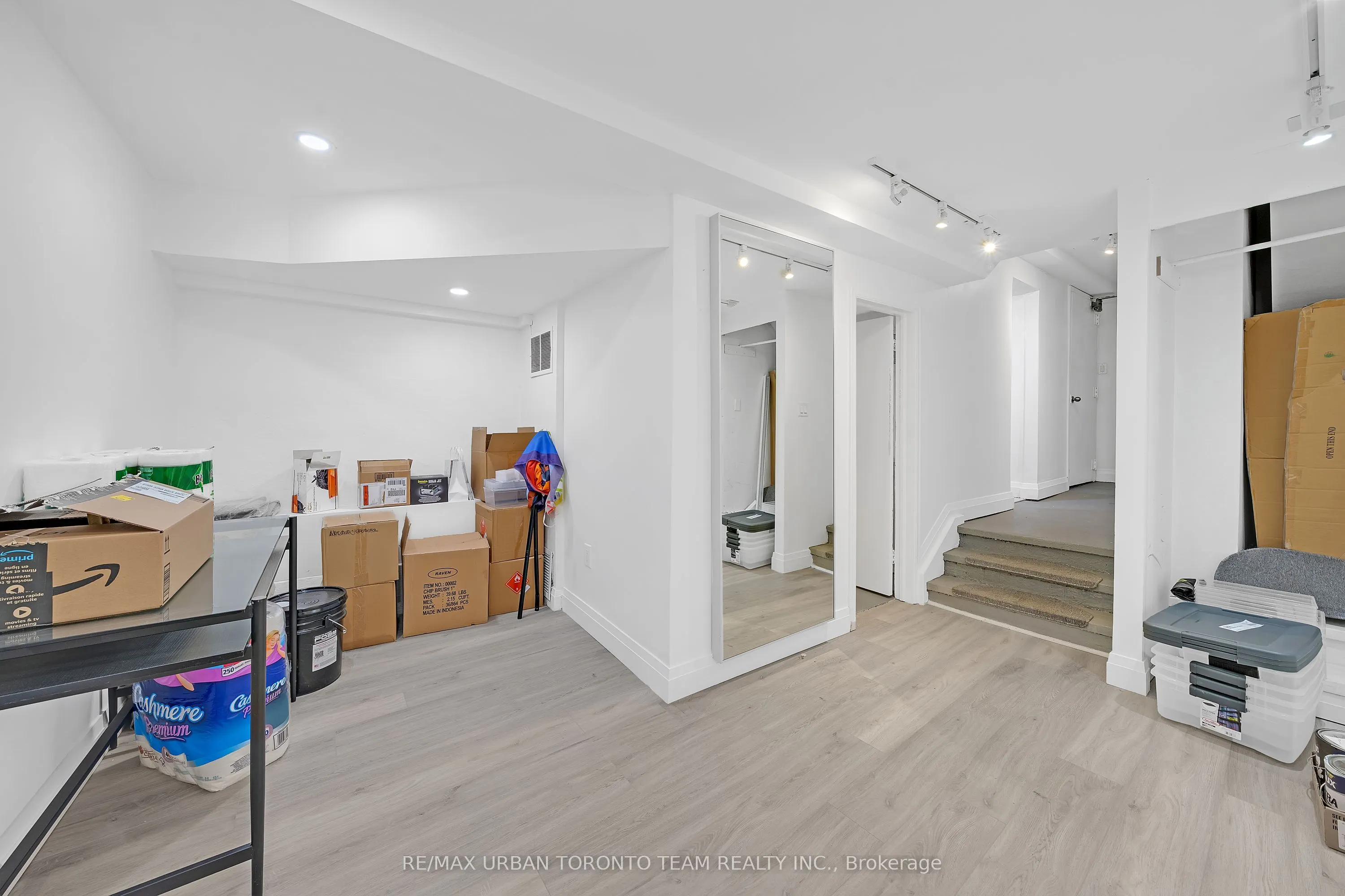 398 King Street E