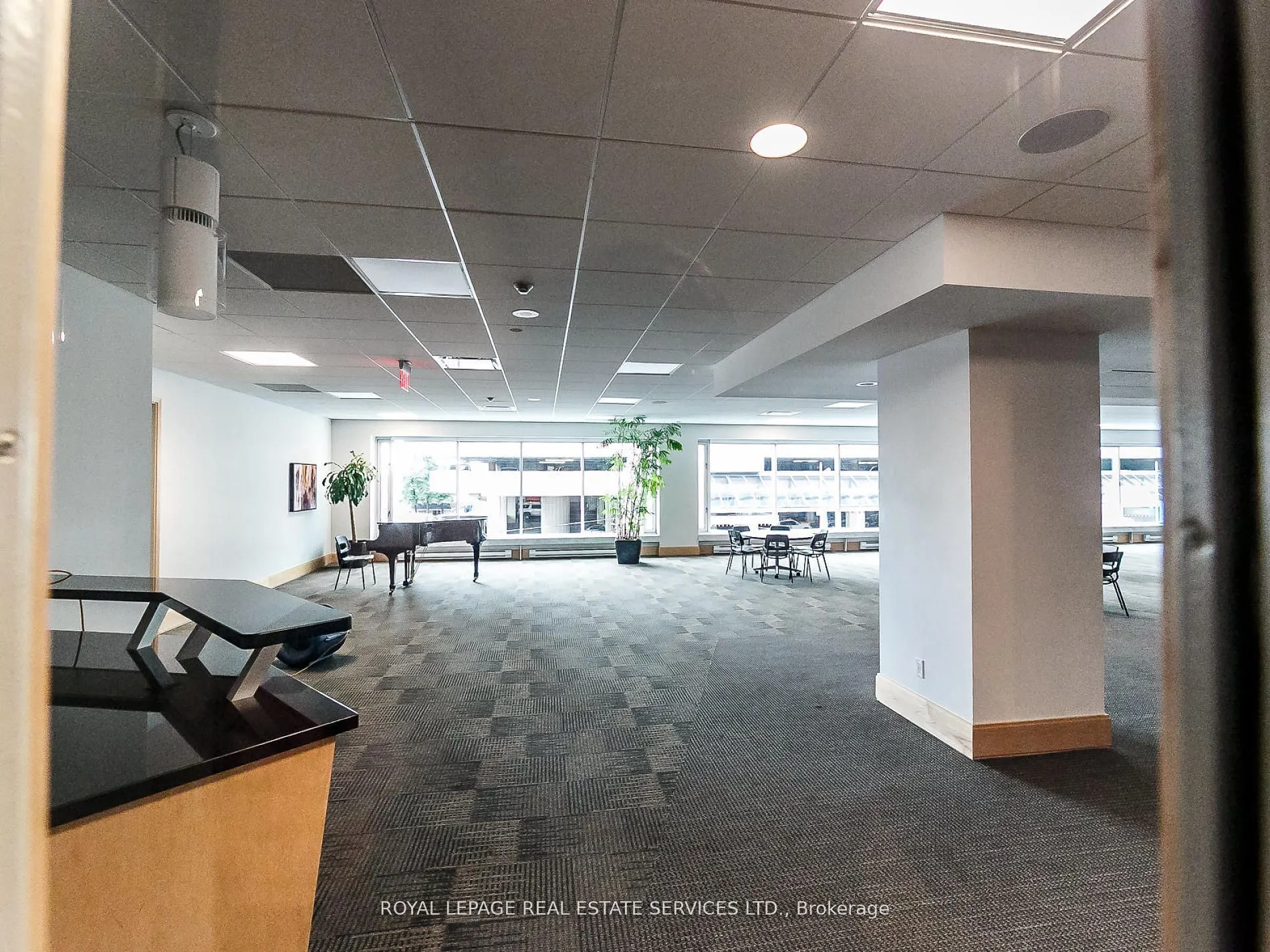 10 Queens Quay W, #407