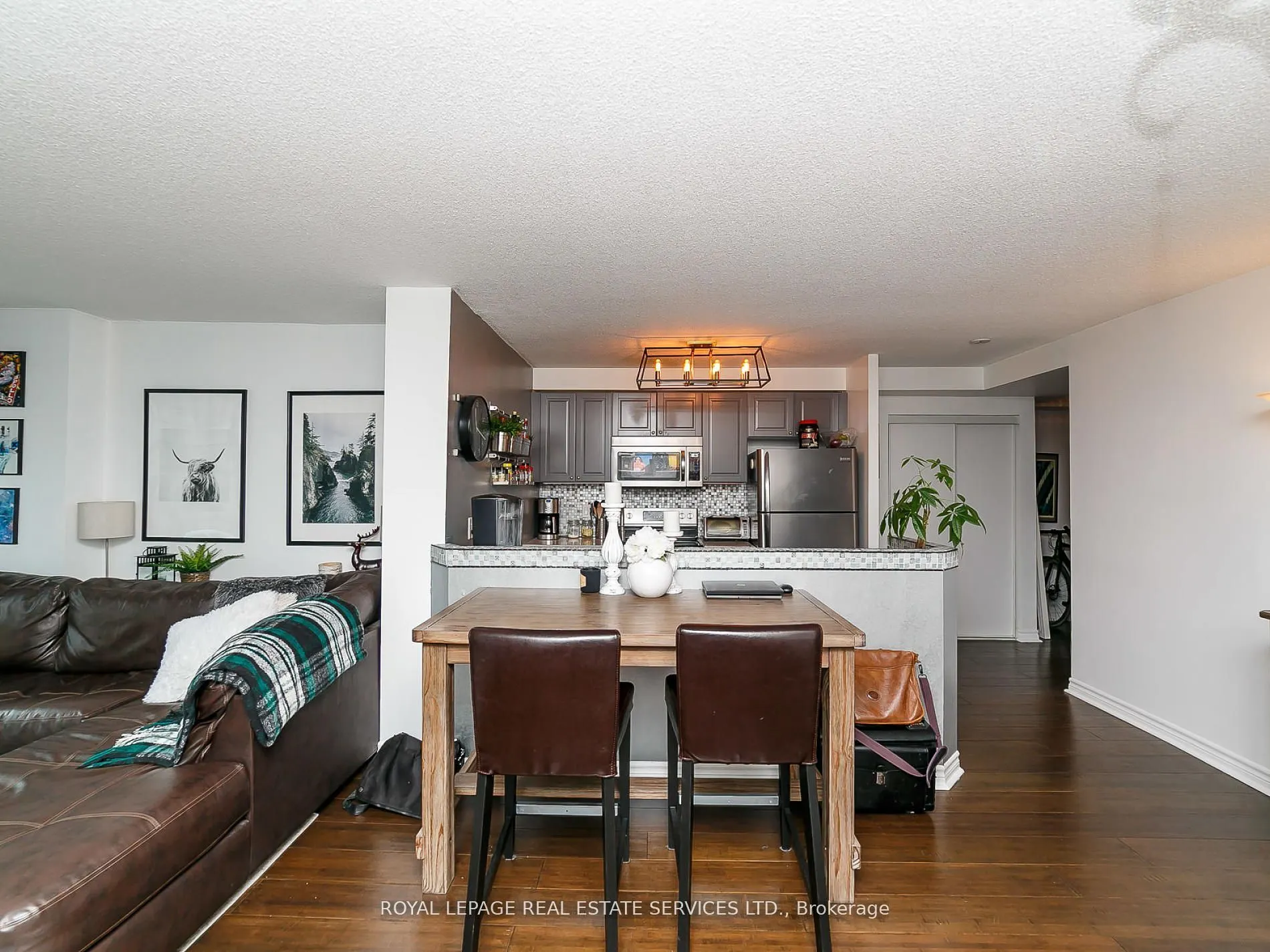 10 Queens Quay W, #407