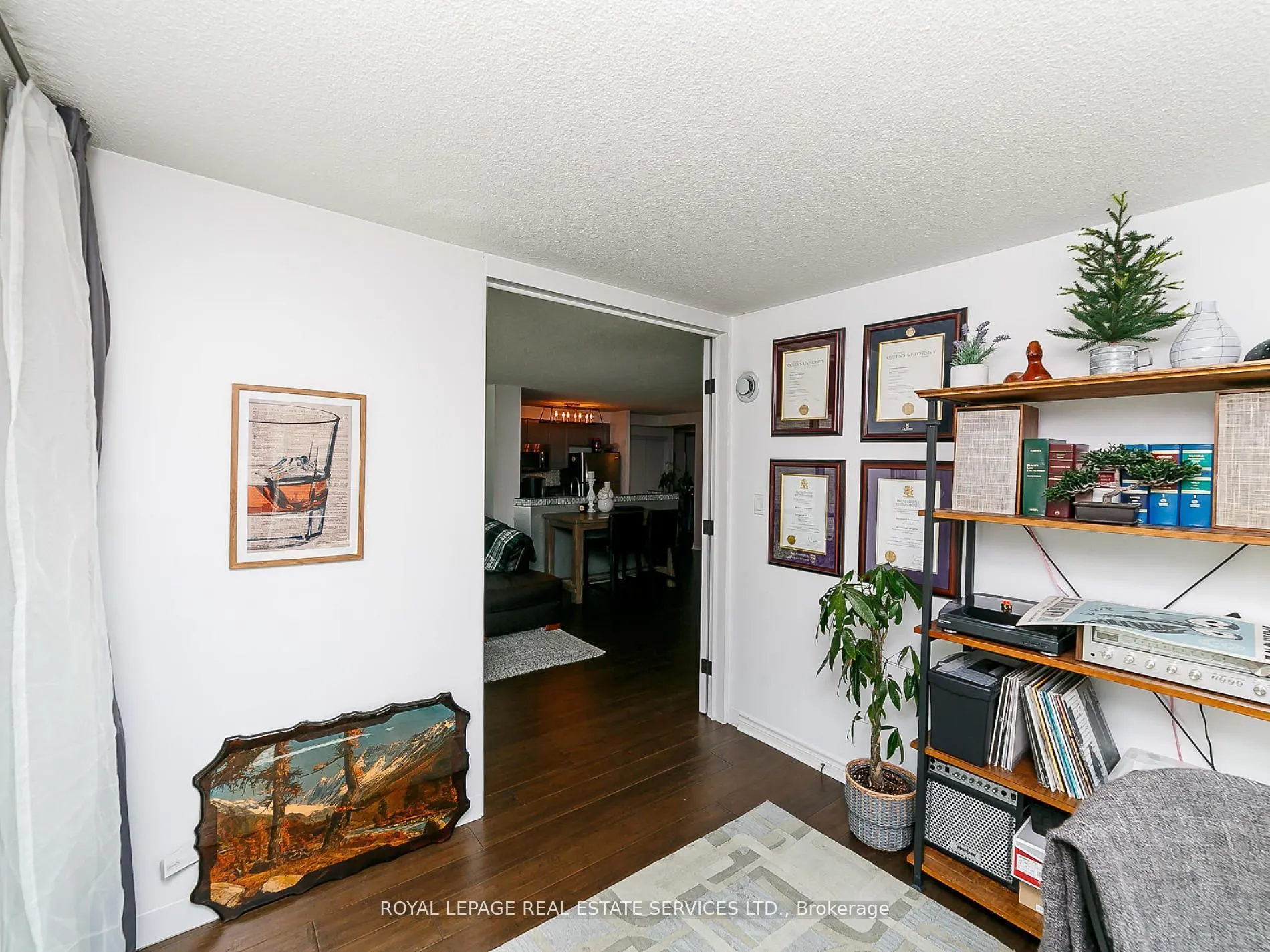 10 Queens Quay W, #407