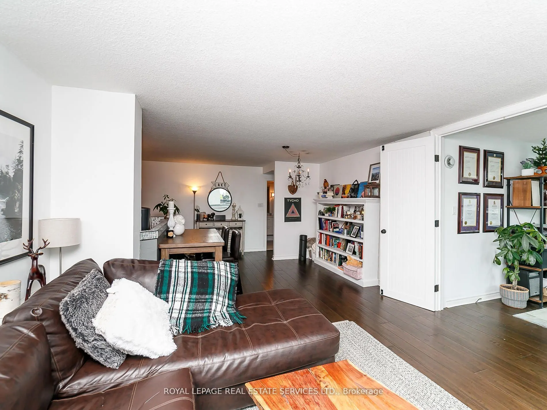 10 Queens Quay W, #407