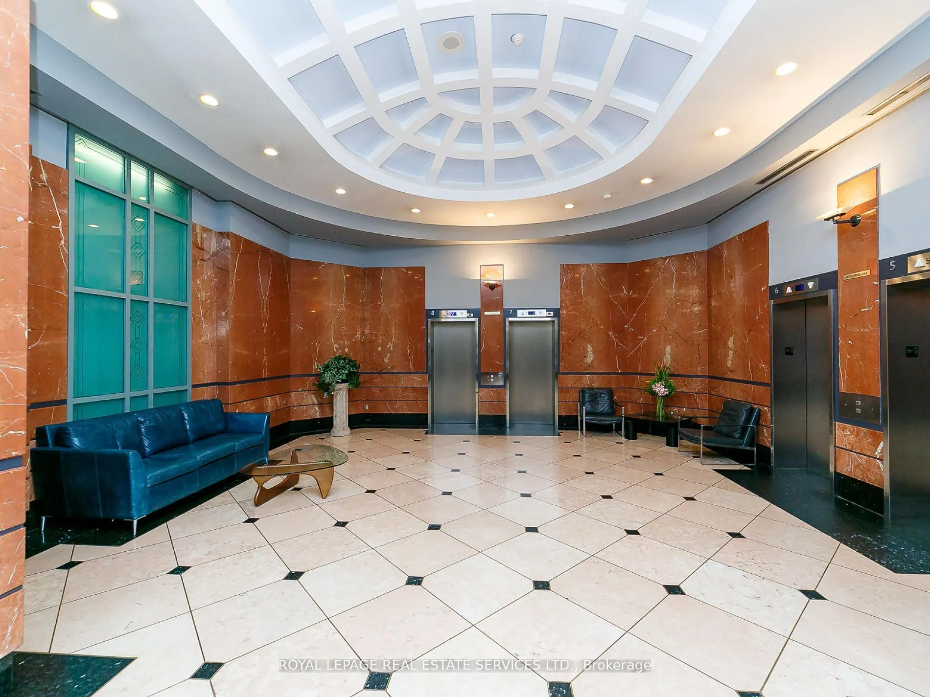 10 Queens Quay W, #407