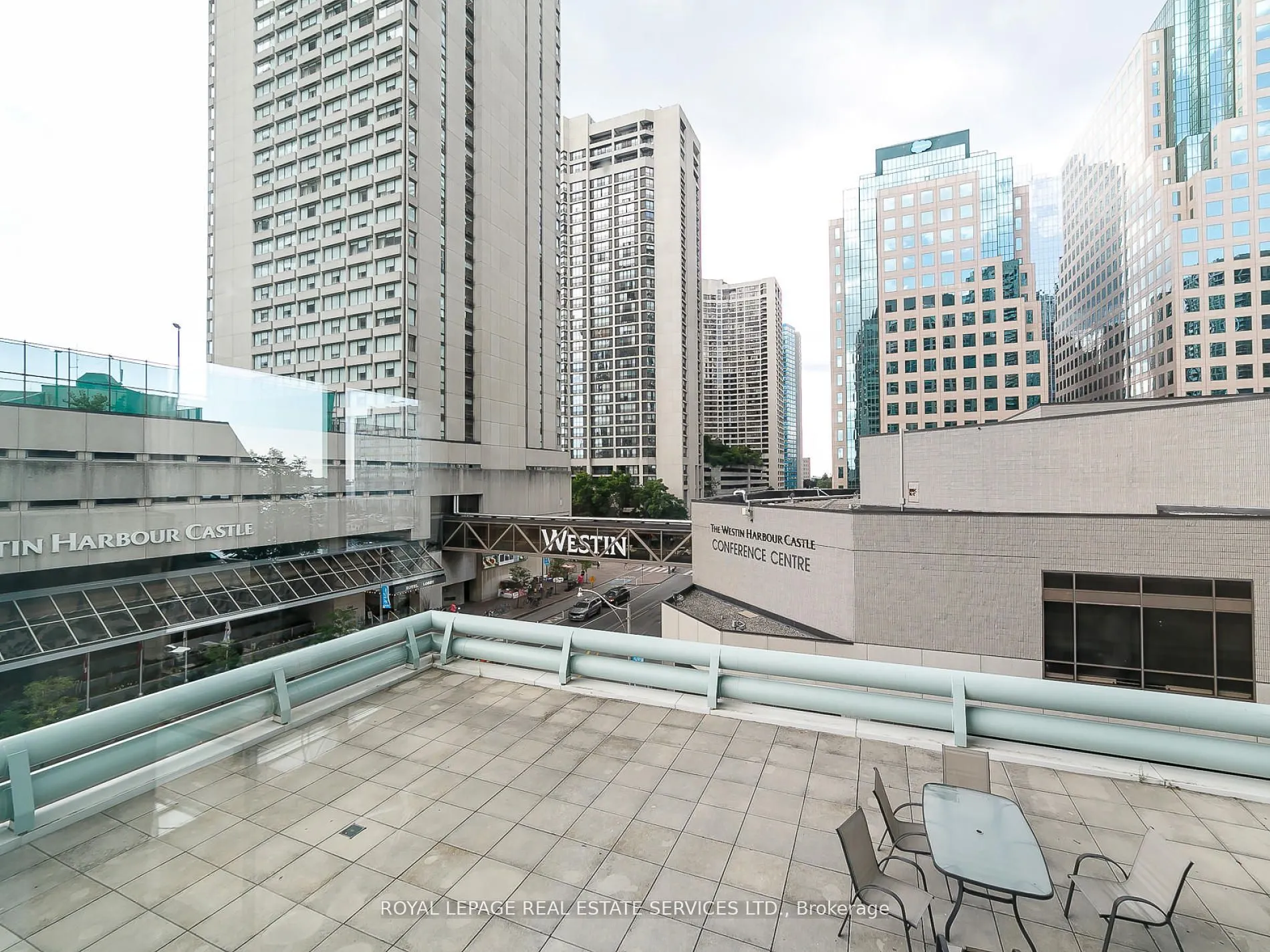 10 Queens Quay W, #407