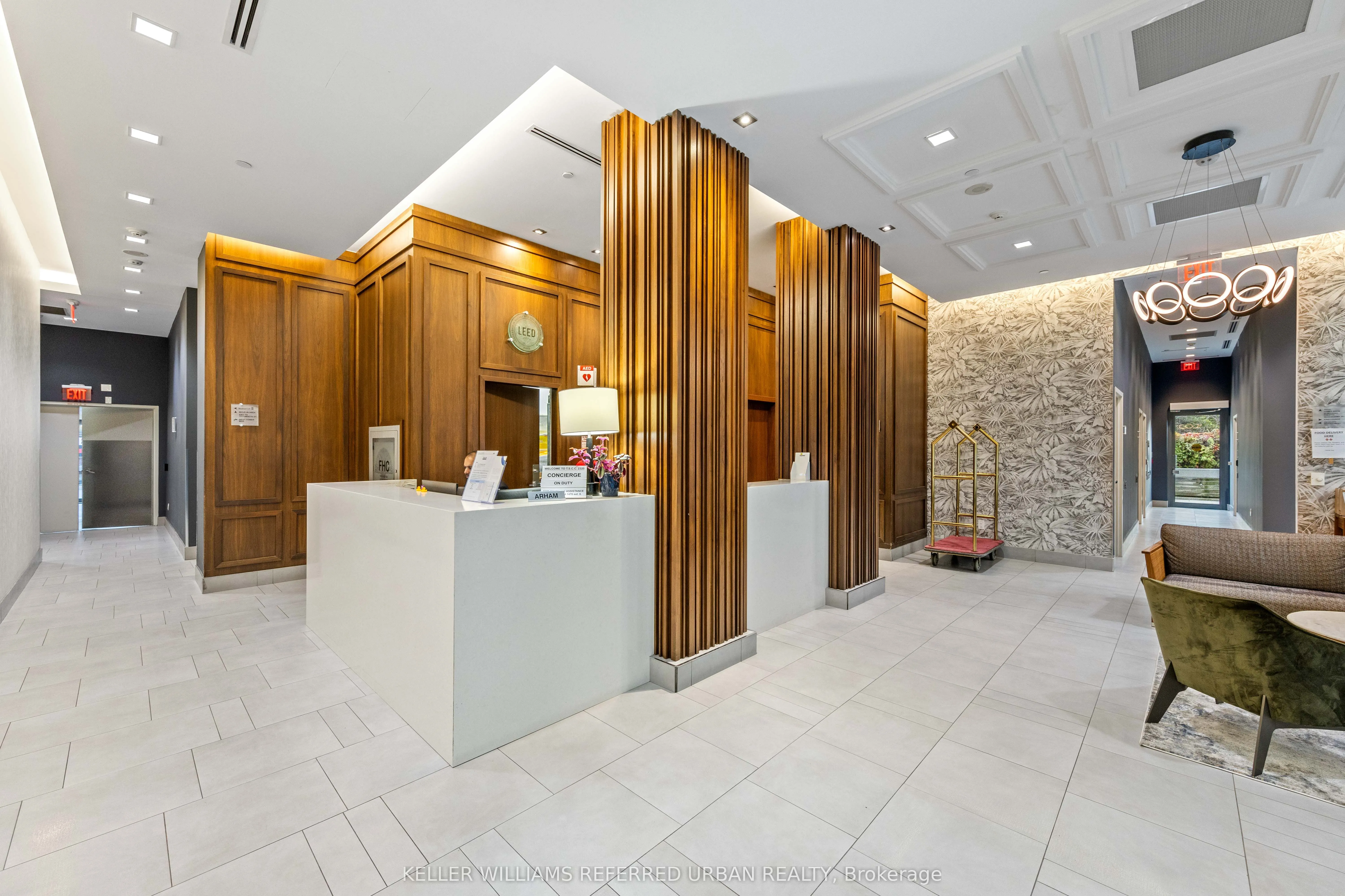 775 King Street W, #811