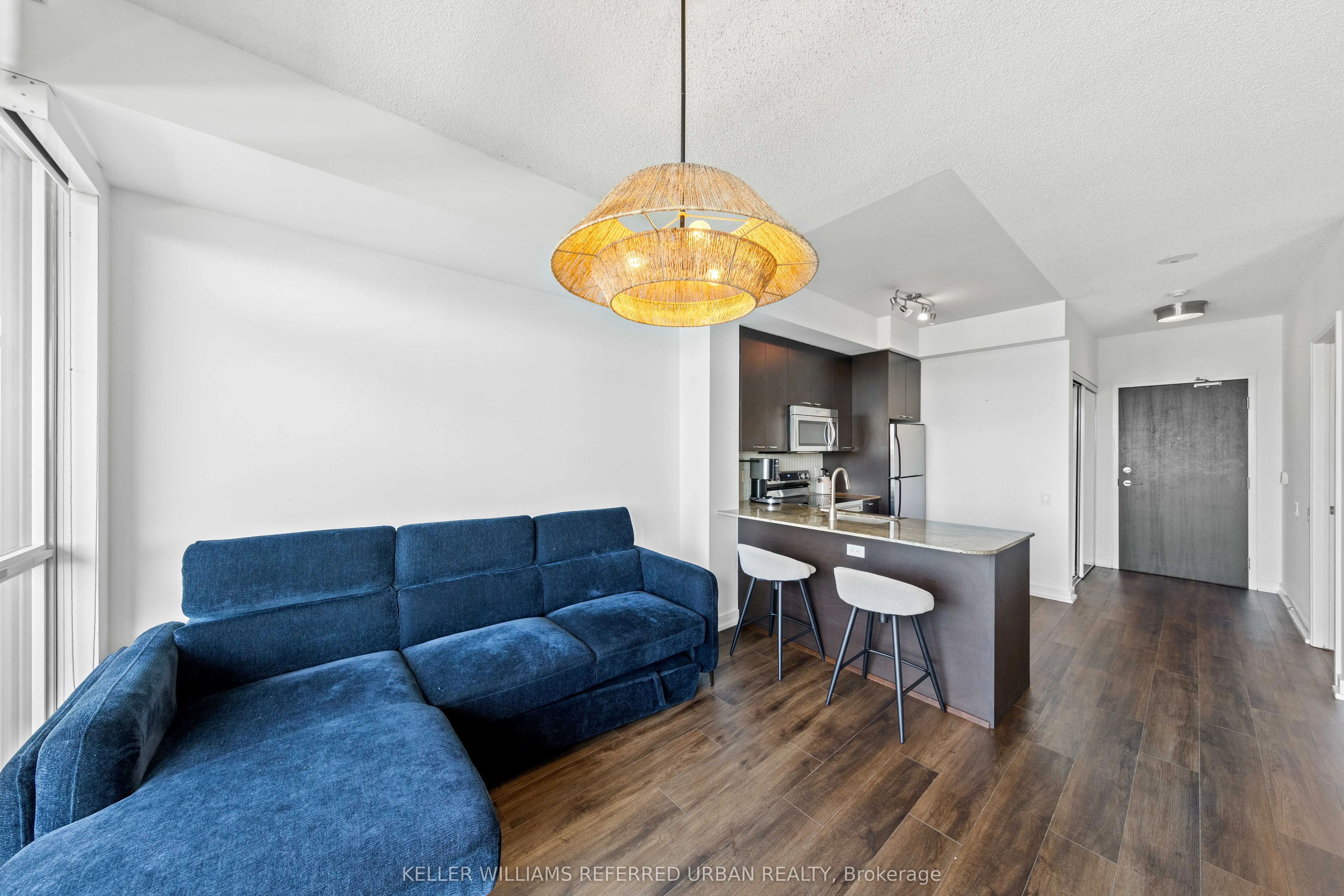 775 King Street W, #811