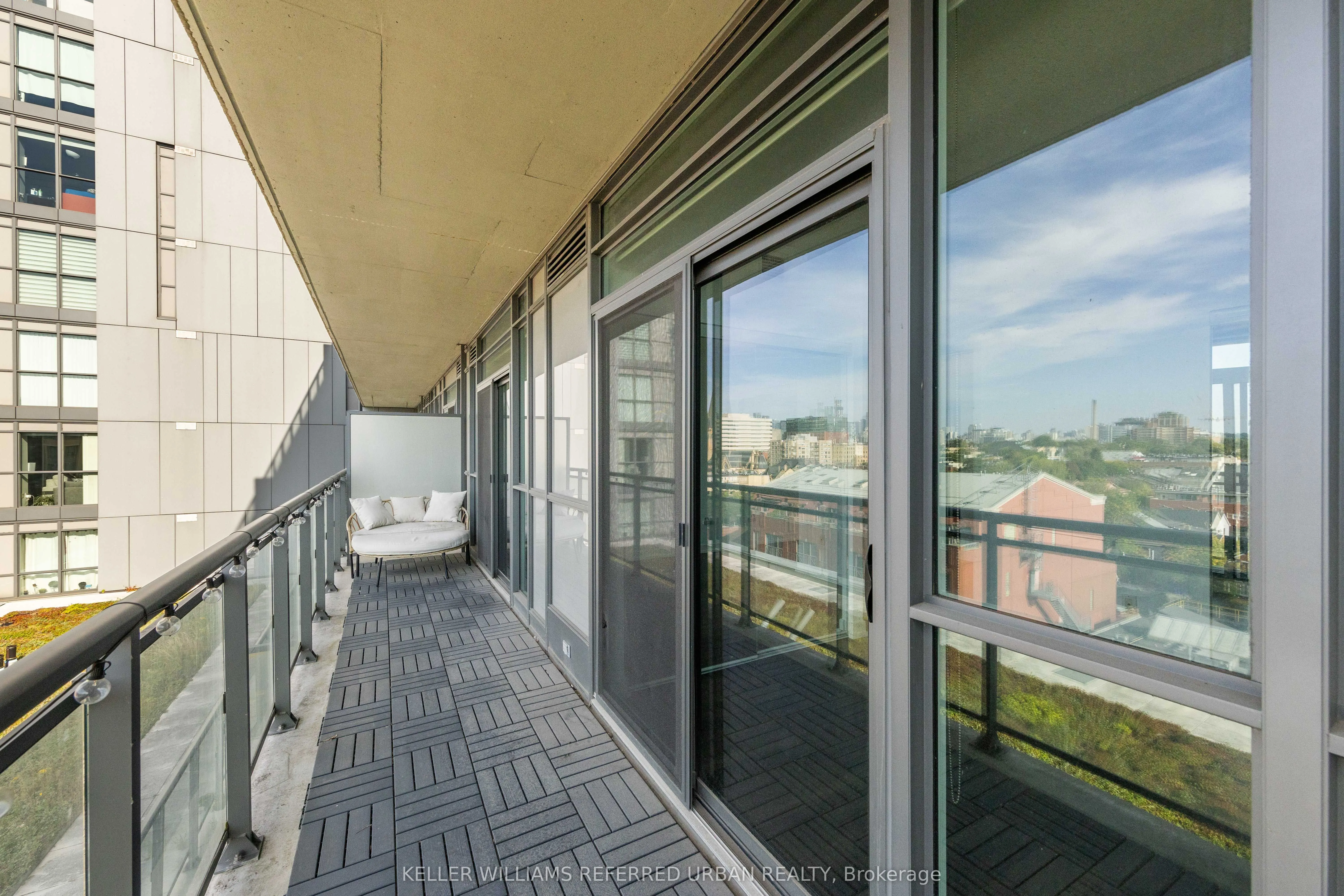 775 King Street W, #811