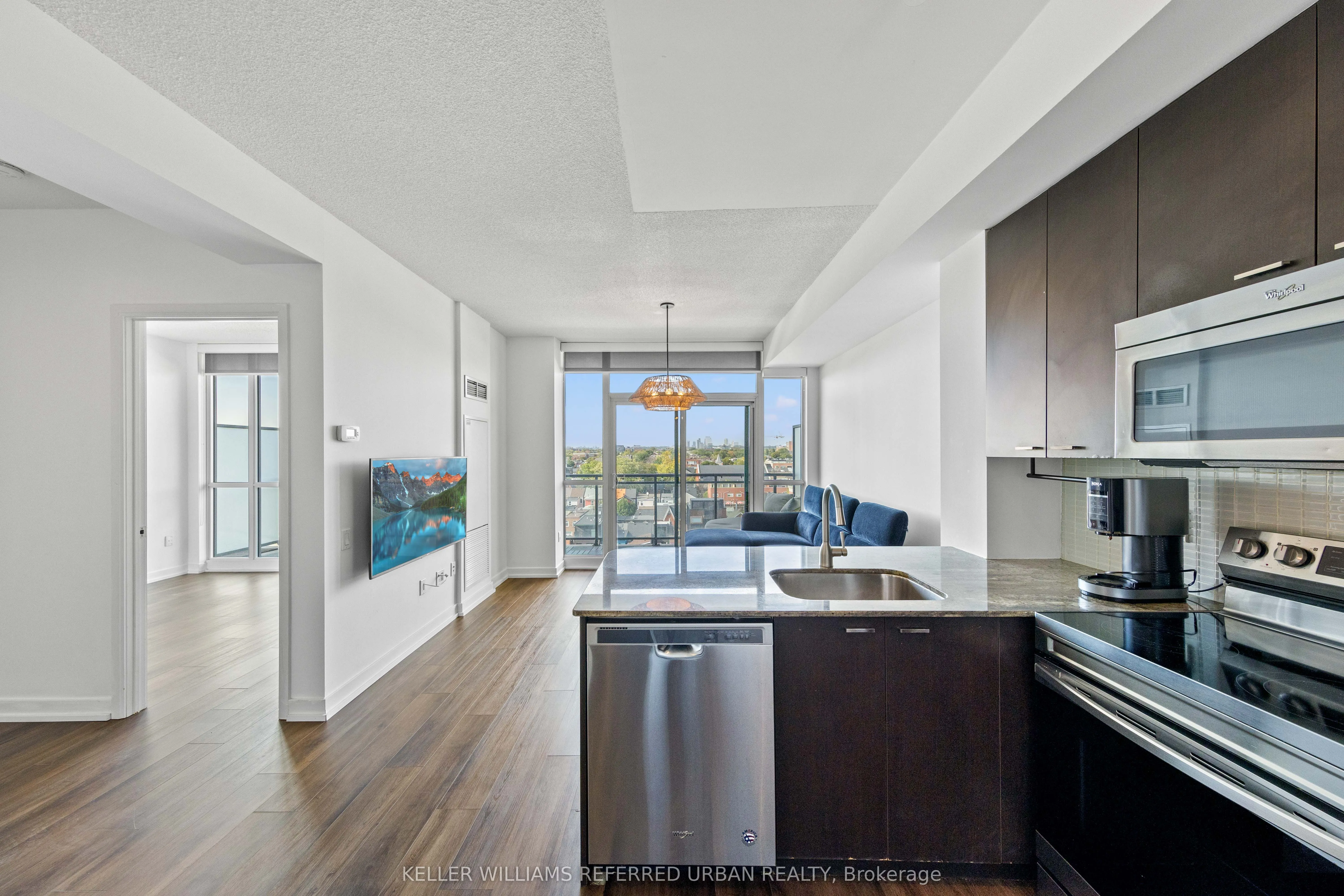 775 King Street W, #811