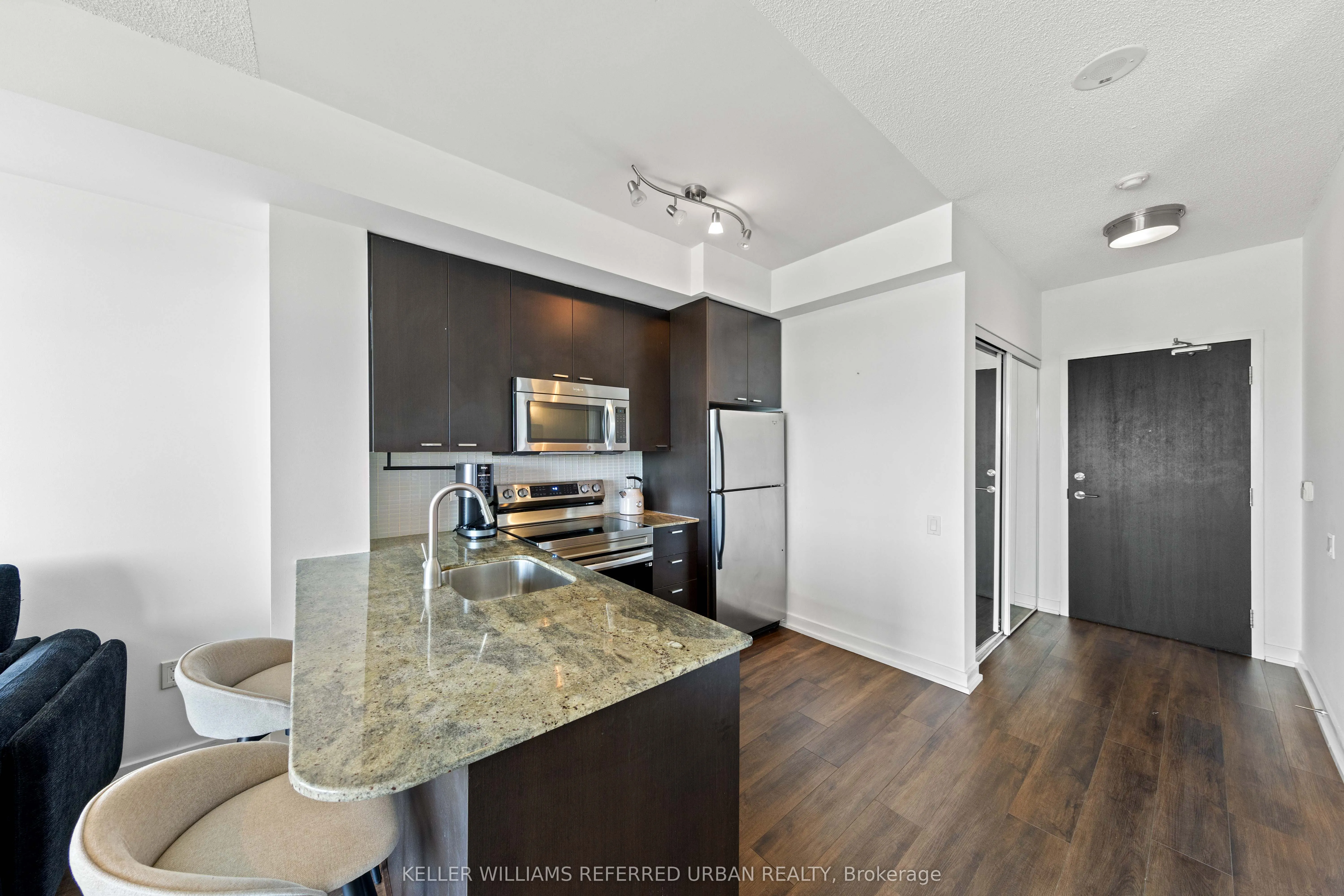 775 King Street W, #811