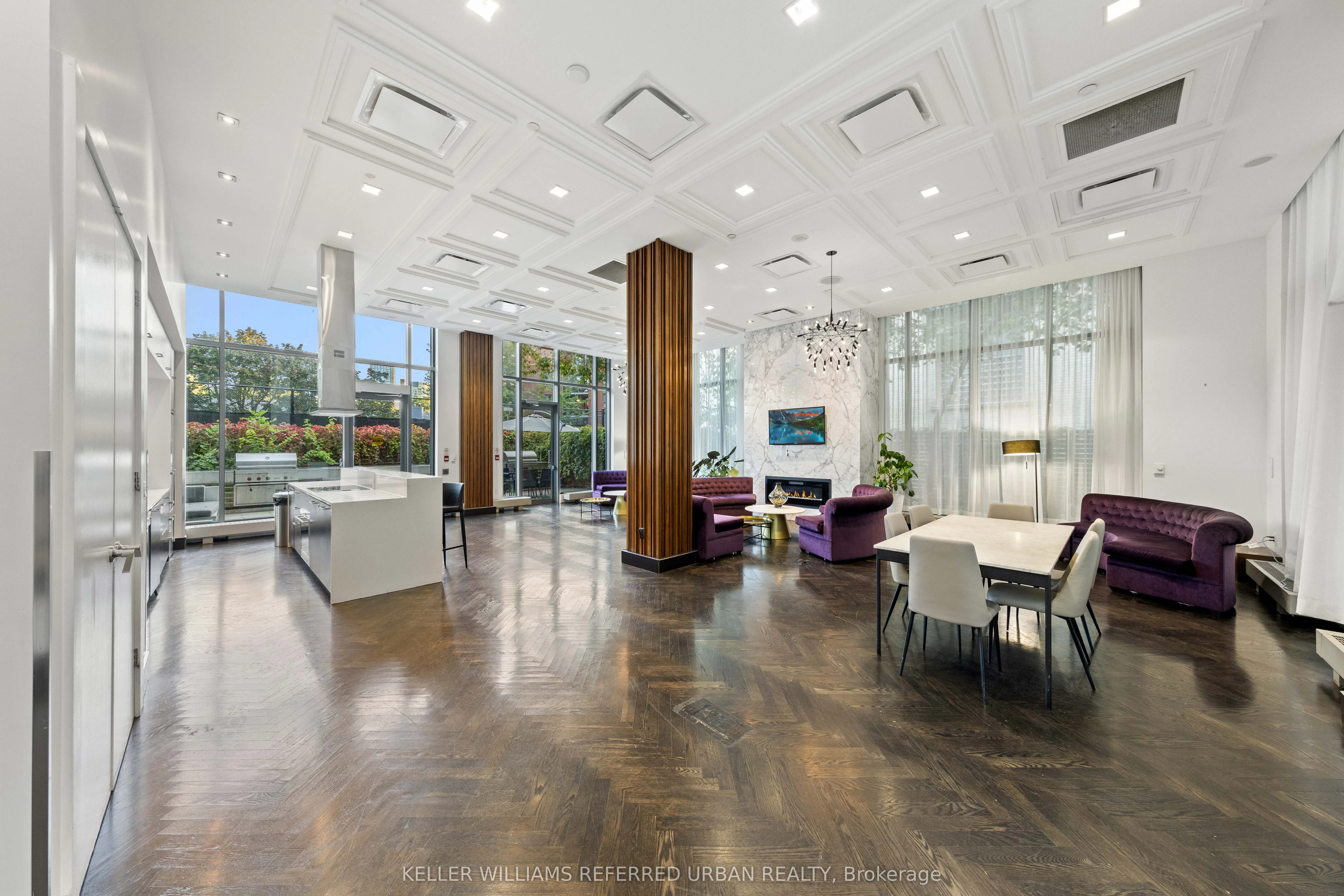 775 King Street W, #811