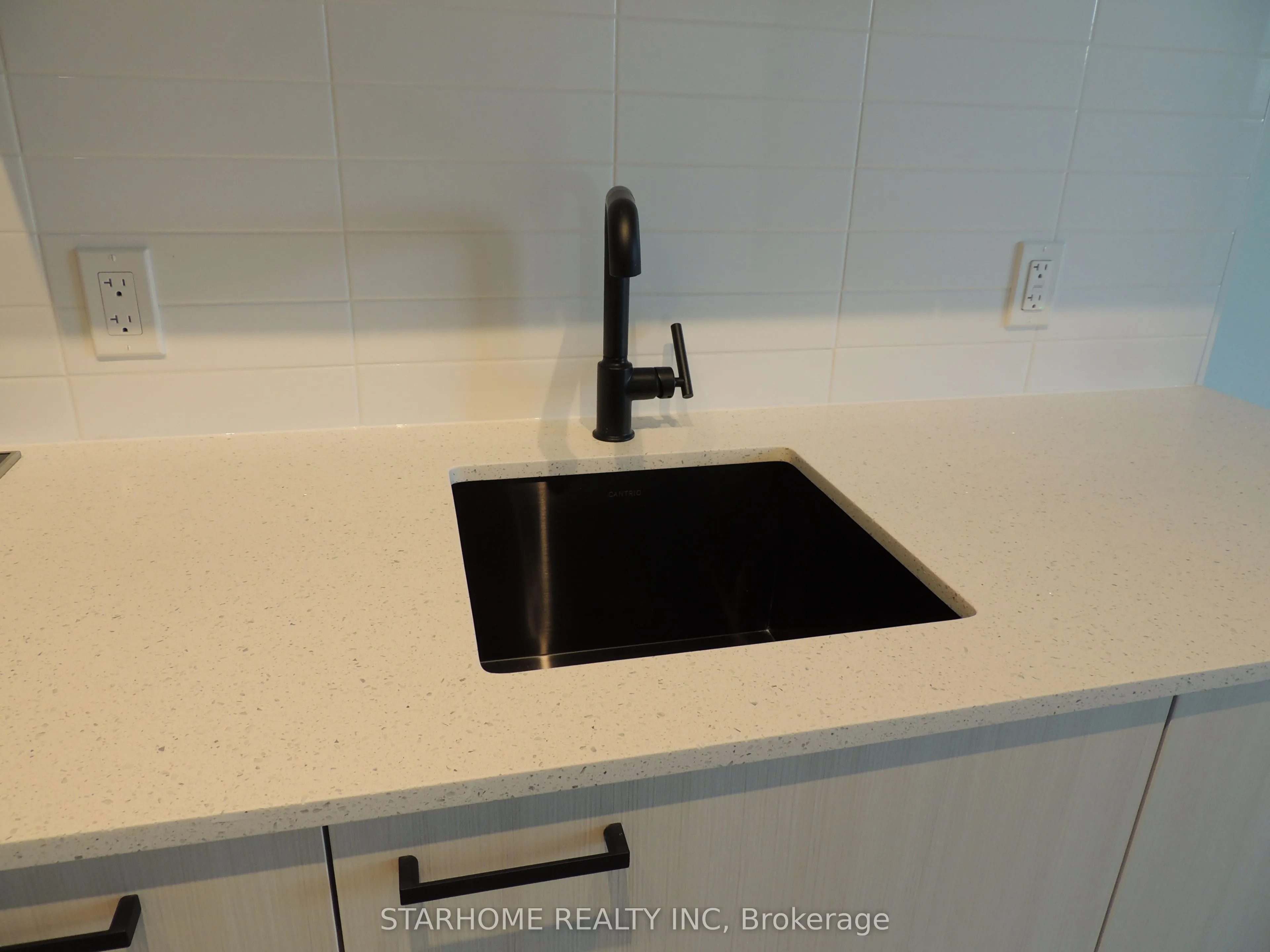 1 Kyle Lowry Road, #332