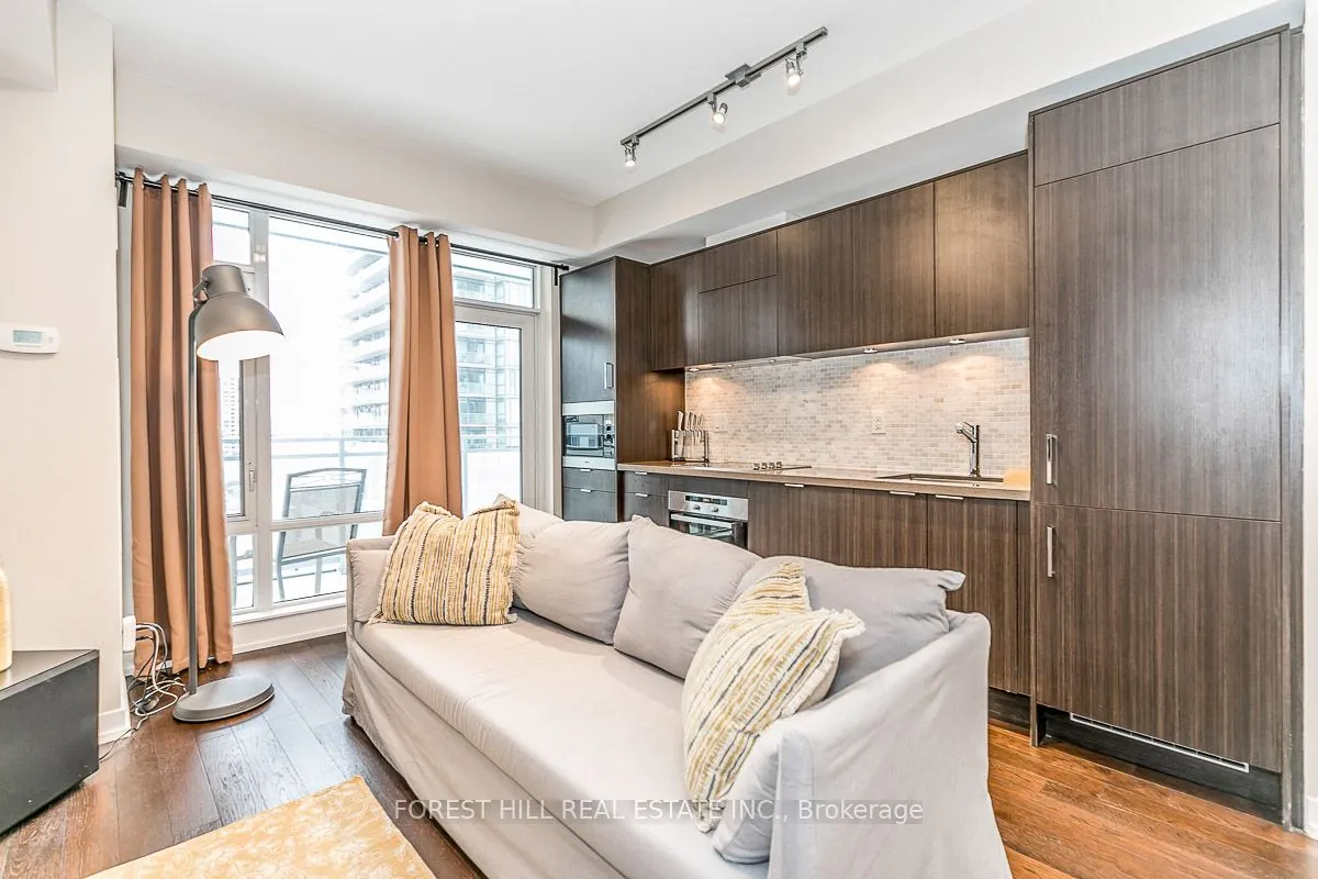 21 Widmer Street, #1003