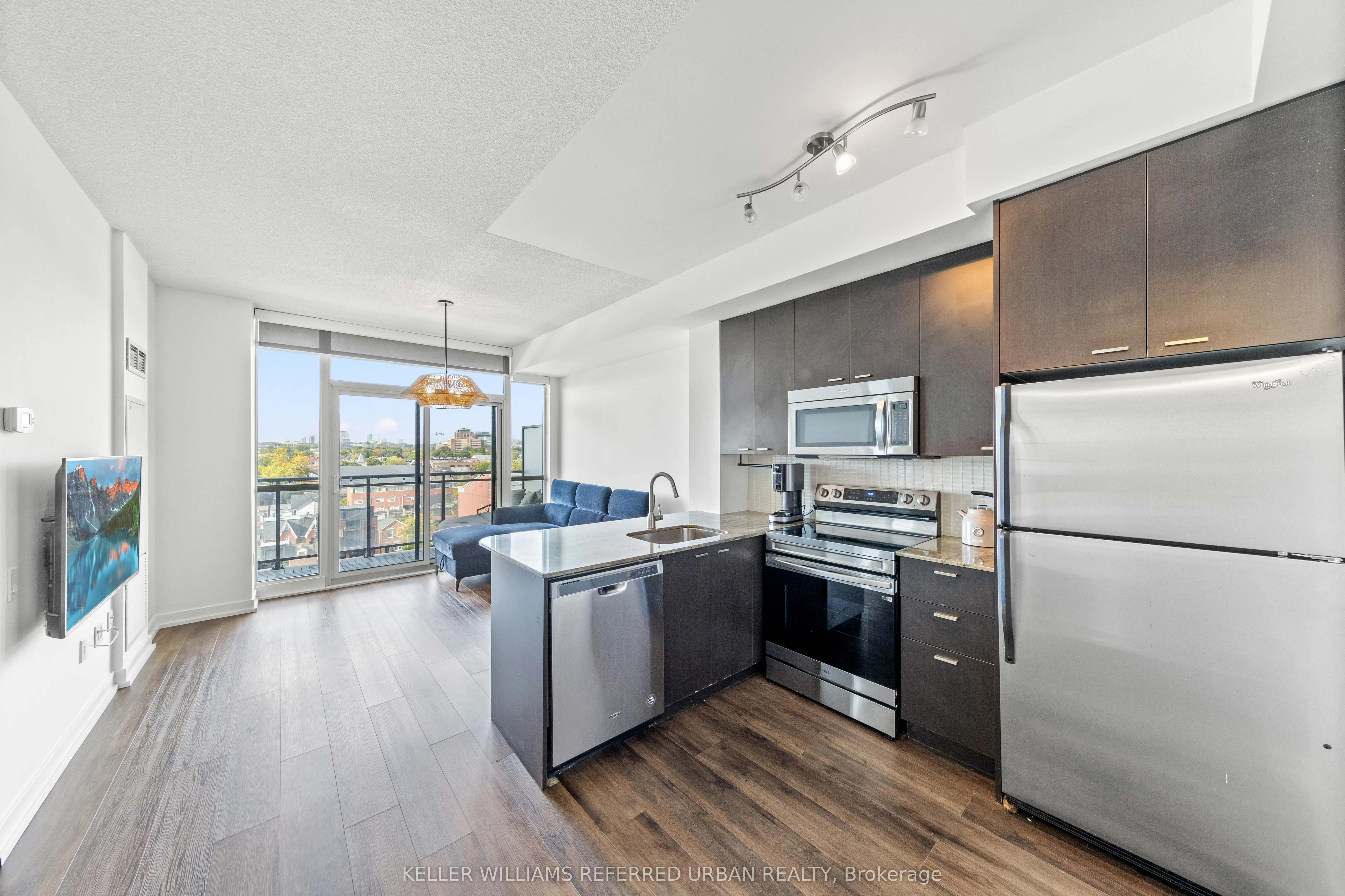 775 King Street W, #811