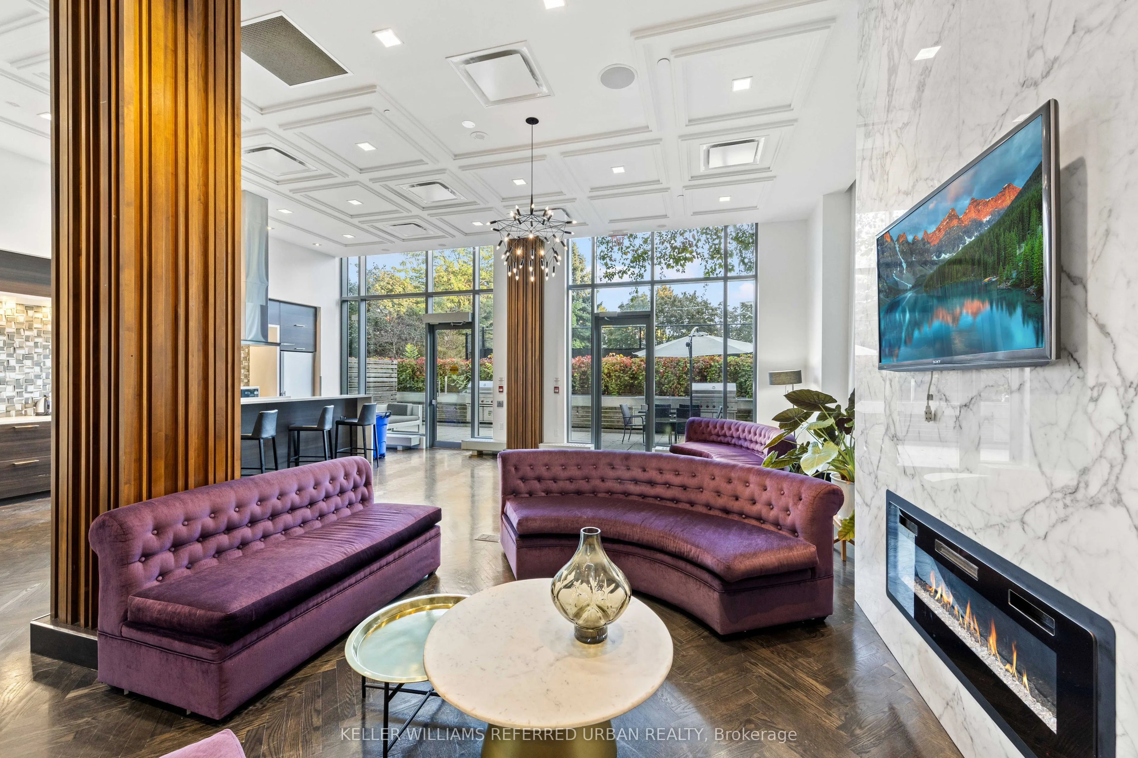 775 King Street W, #811