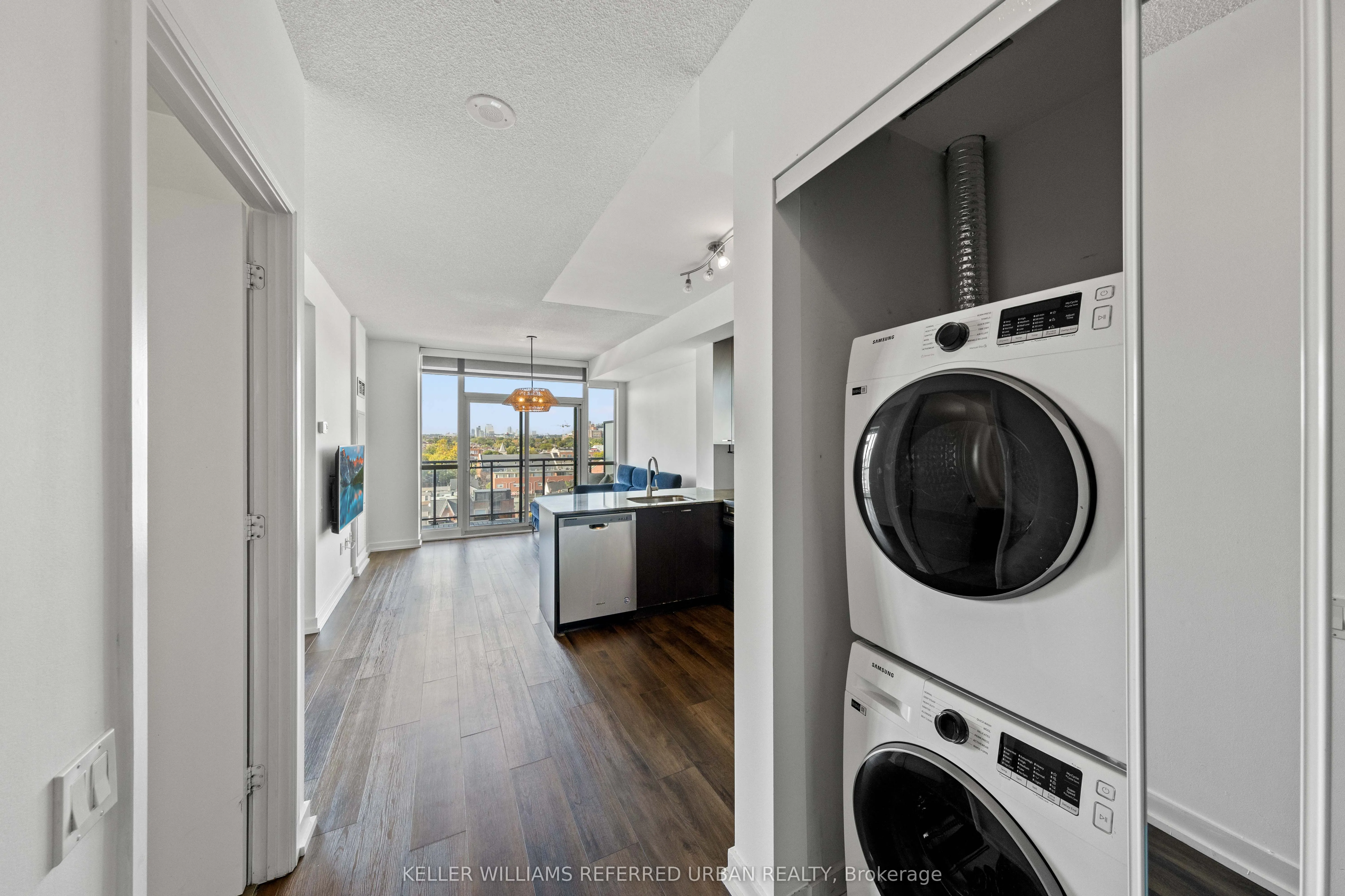775 King Street W, #811